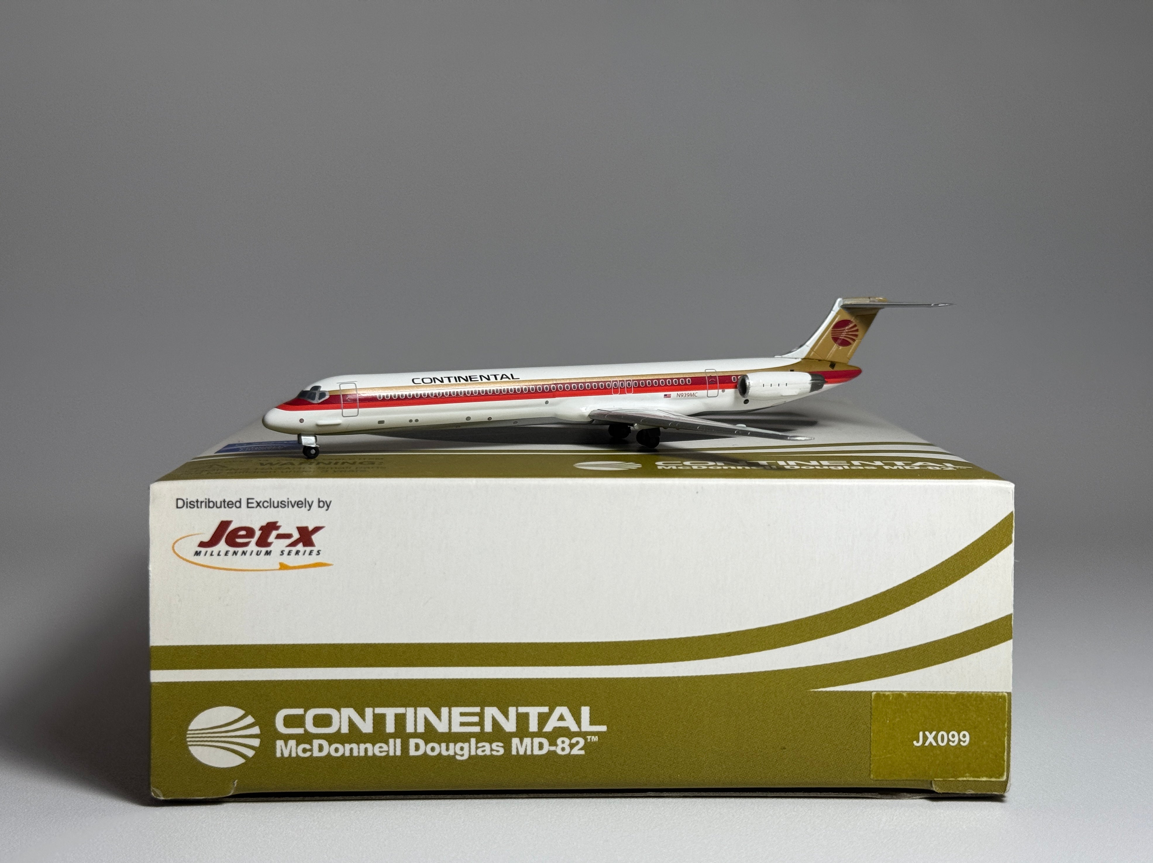 航空機・ヘリコプター Jet-X 1/400 JX099 MD-82 CONTINENTAL 1:400 McDonnell Douglas MD-80 / MD-82 Continental Airlines
