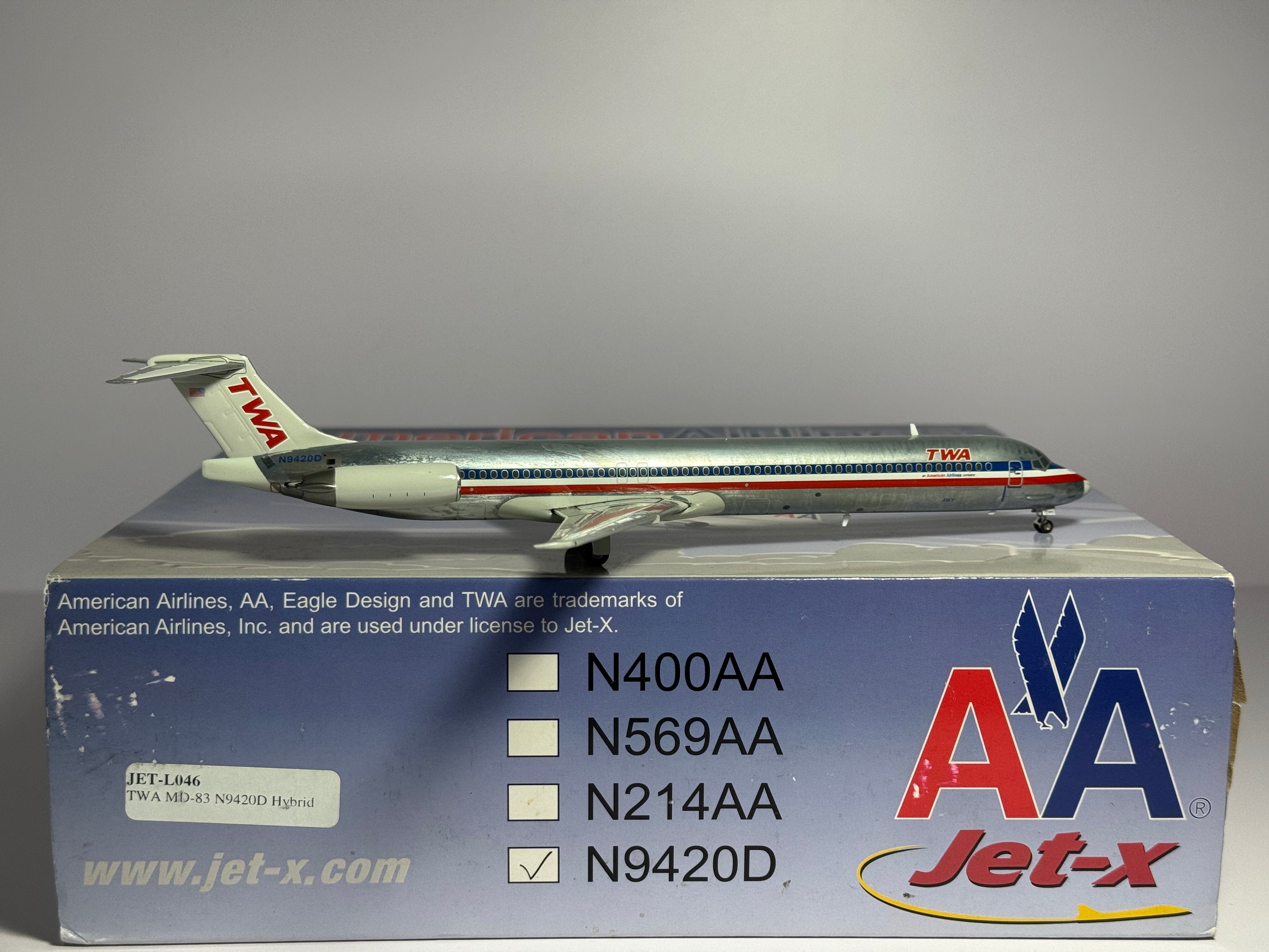 Jet-X 1:200 American Airlines McDonnell Douglas MD-83 N9420D TWA hybrid JXL046