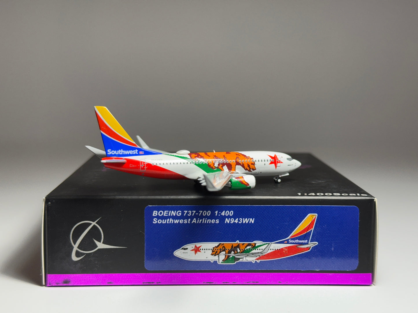 Panda Models 1:400 Southwest Airlines Boeing 737-700 N943WN California One PMN943WN