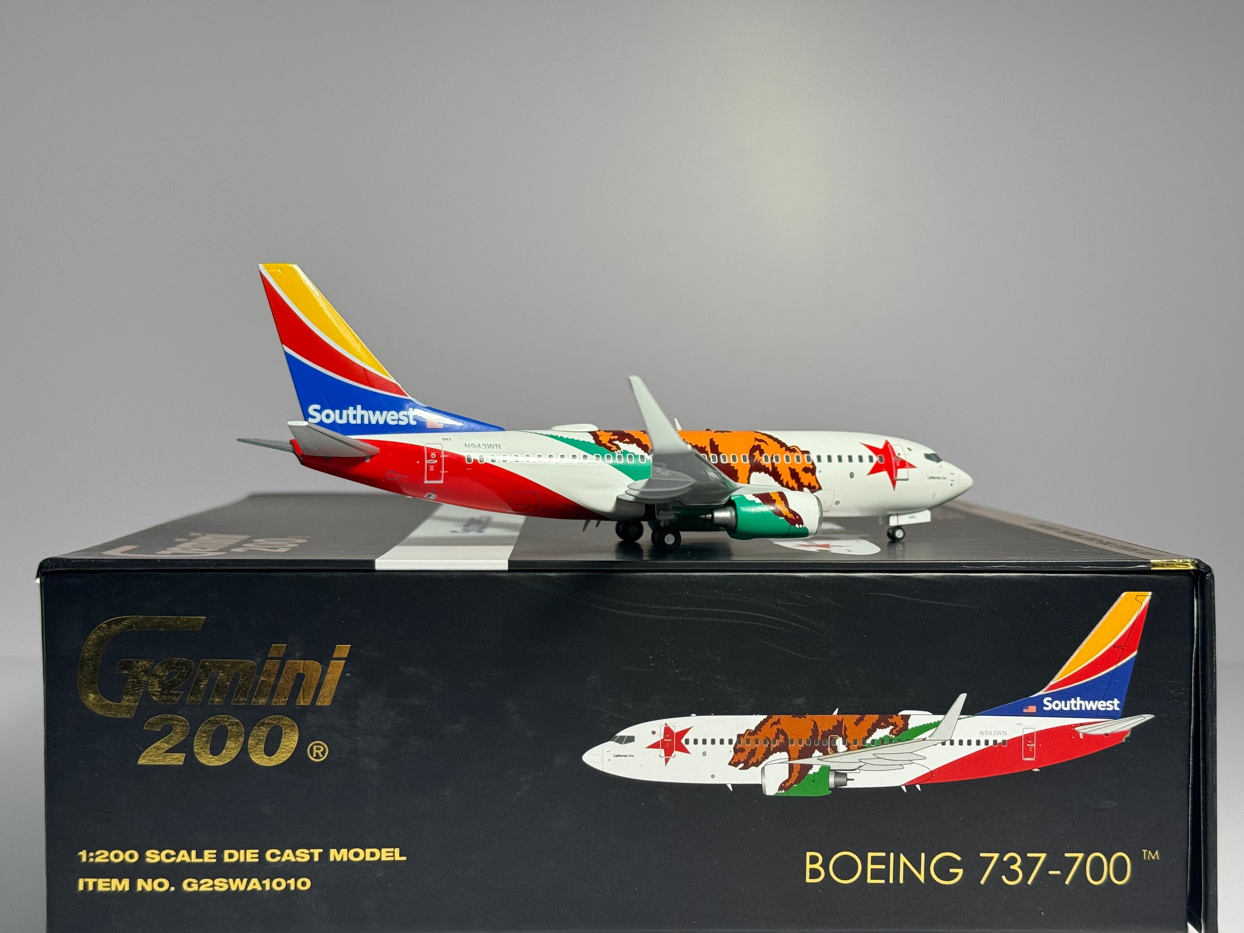 Gemini Jets 1:200 Southwest Airlines Boeing 737-700 N943WN California One G2SWA1010