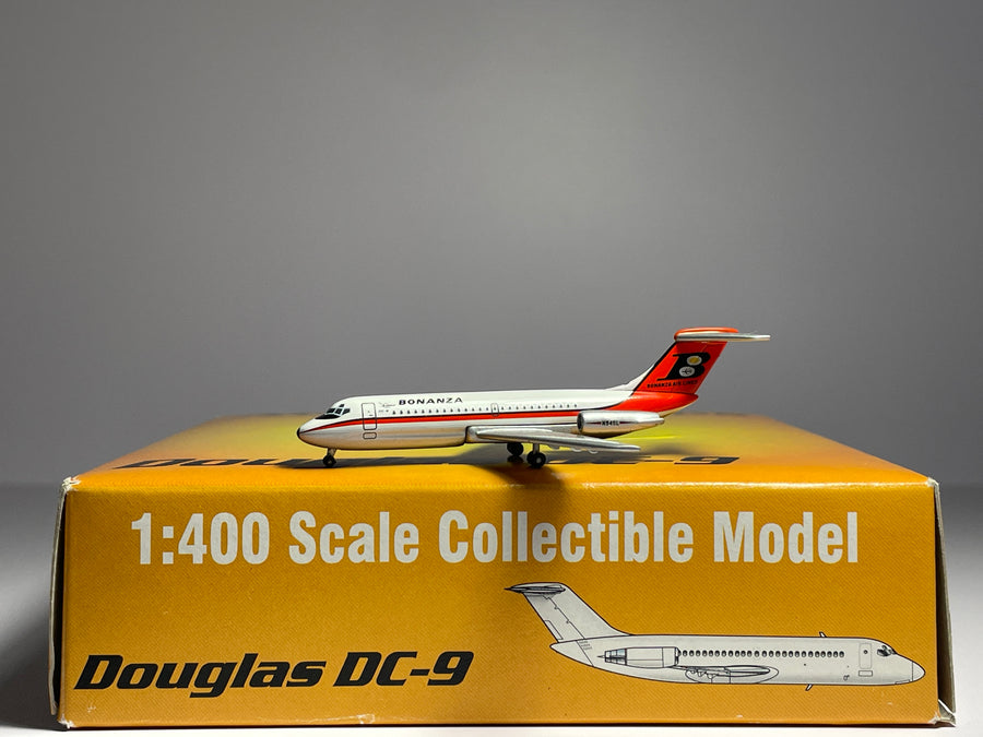 Aeroclassics 1:400 Bonanza Douglas DC-9-10 N945L 1980s colors ACBZA037