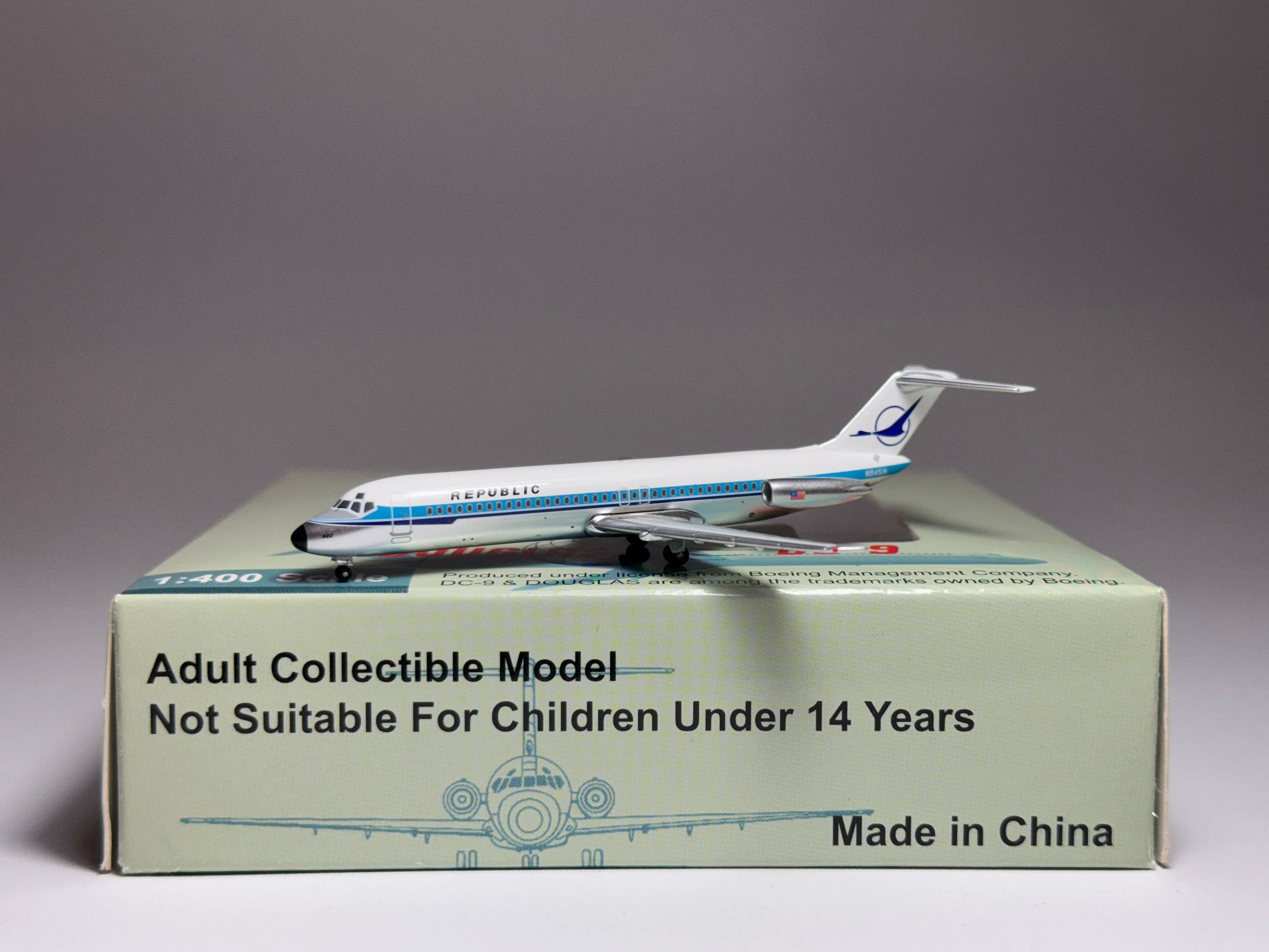 Aeroclassics 1:400 Republic Airlines Douglas DC-9-30 N945N North Central Hybrid ACN945N