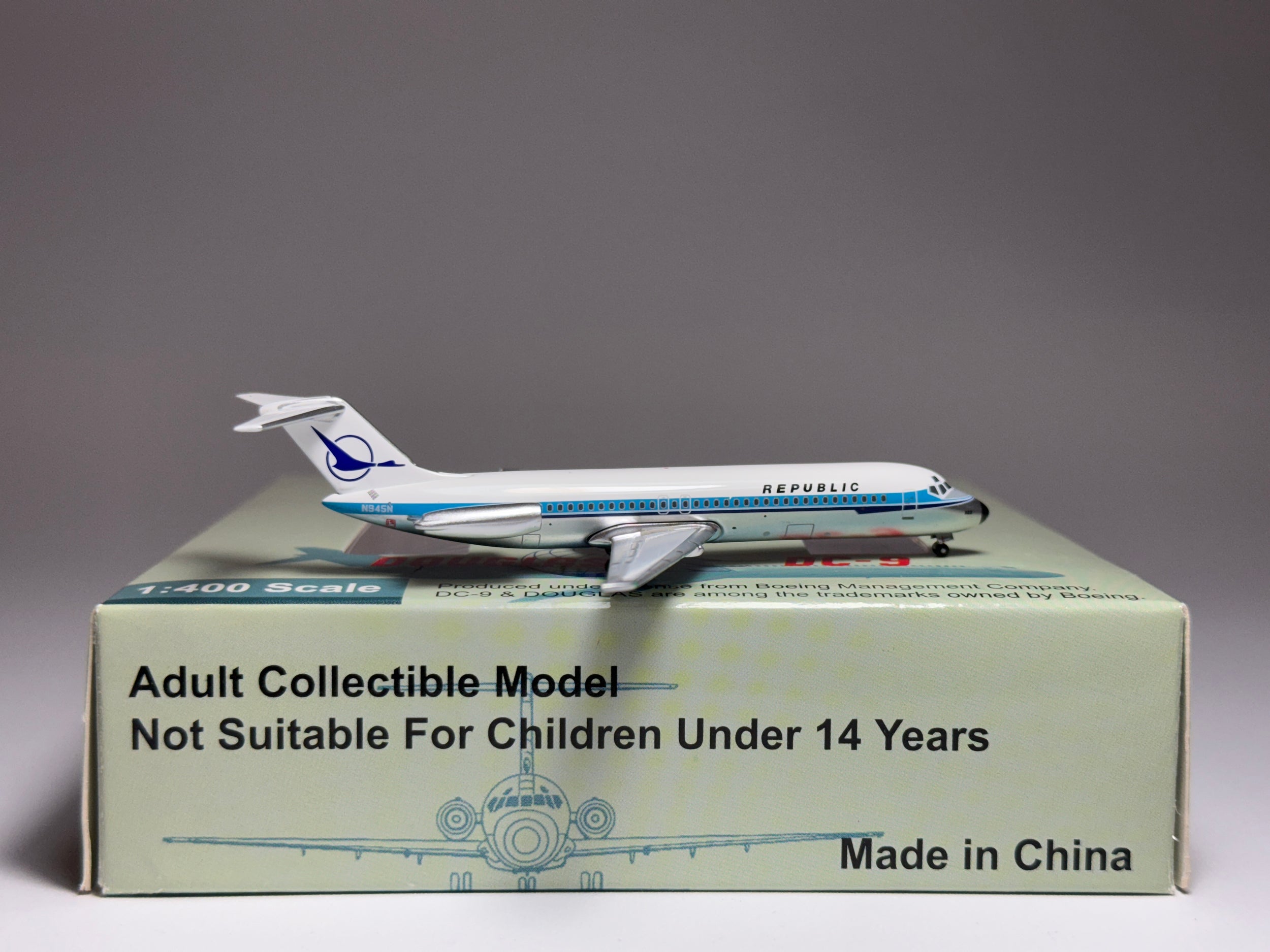 Aeroclassics 1:400 Republic Airlines Douglas DC-9-30 N945N North Central Hybrid ACN945N