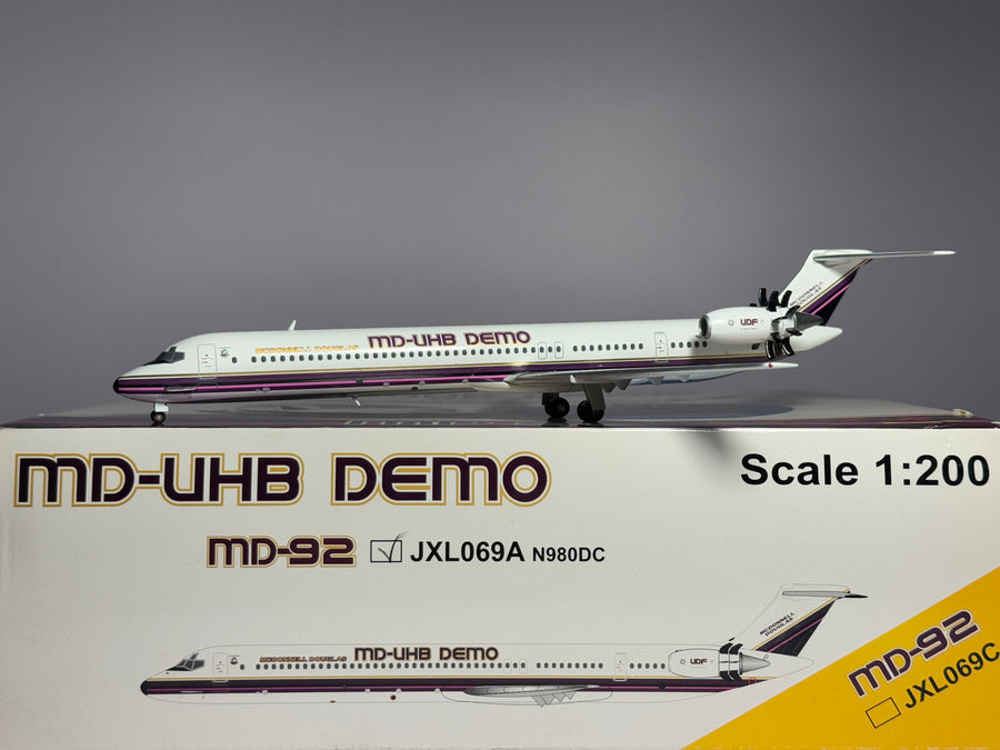 Jet-X 1:200 House Colors McDonnell Douglas MD-81 N980DC UHB Demo JXL069A