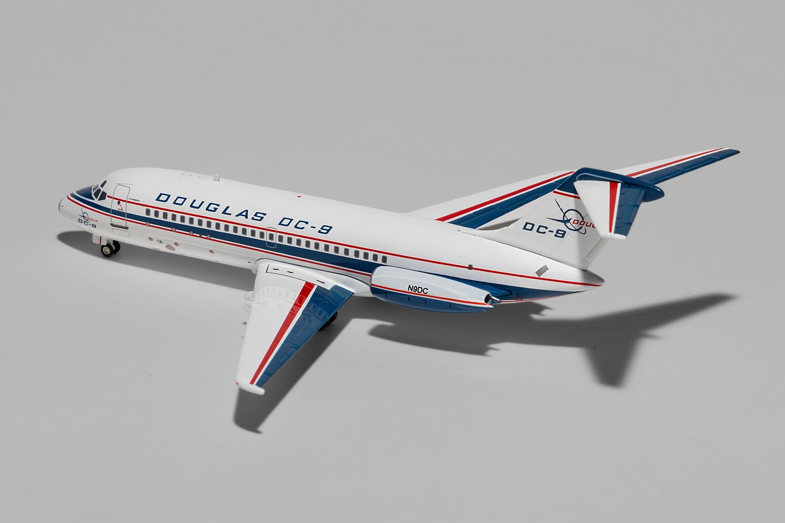 JC Wings 1:200 House Colors Douglas DC-9-14 N9DC rollout scheme JC2MCD071