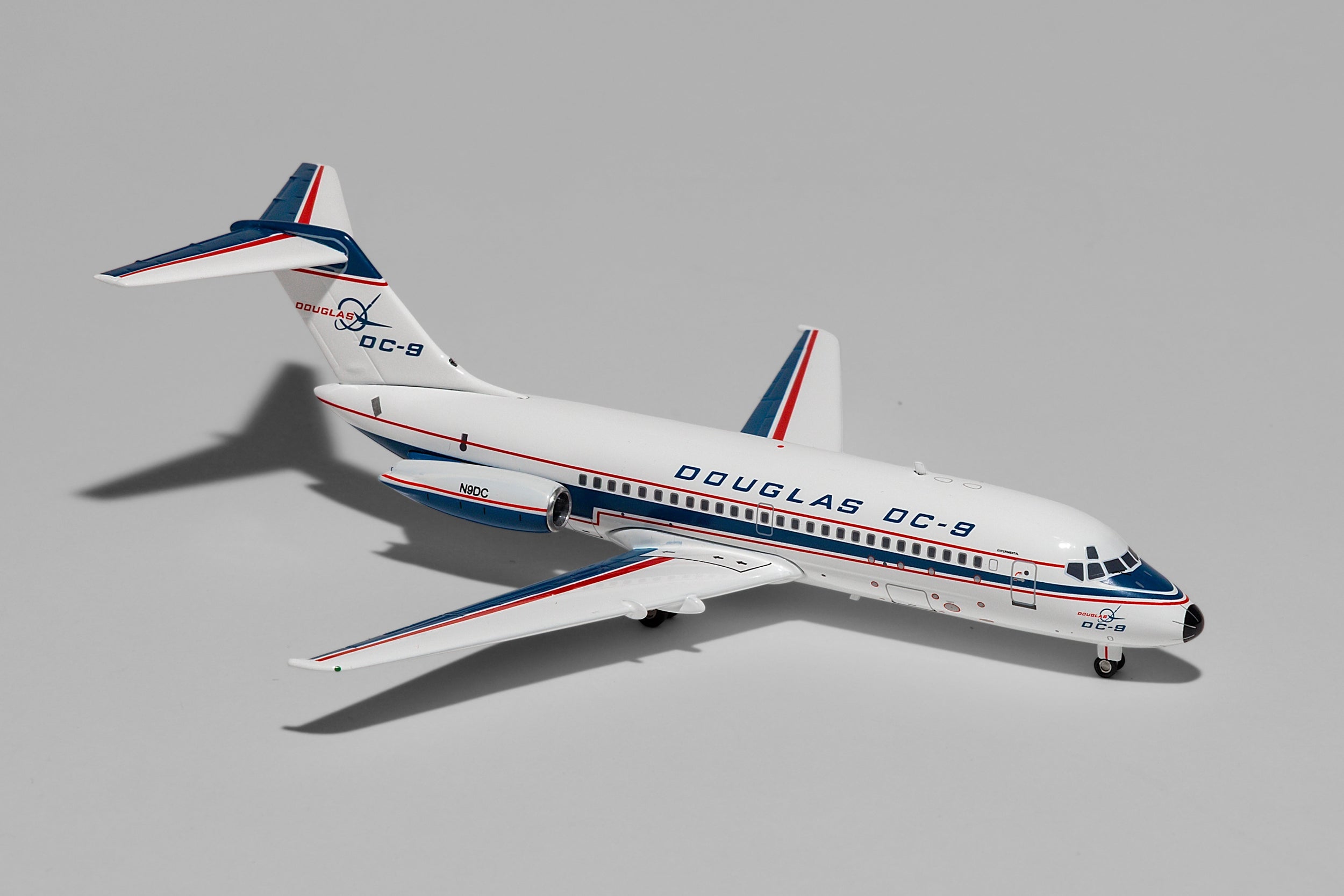 JC Wings 1:200 House Colors Douglas DC-9-14 N9DC rollout scheme JC2MCD071