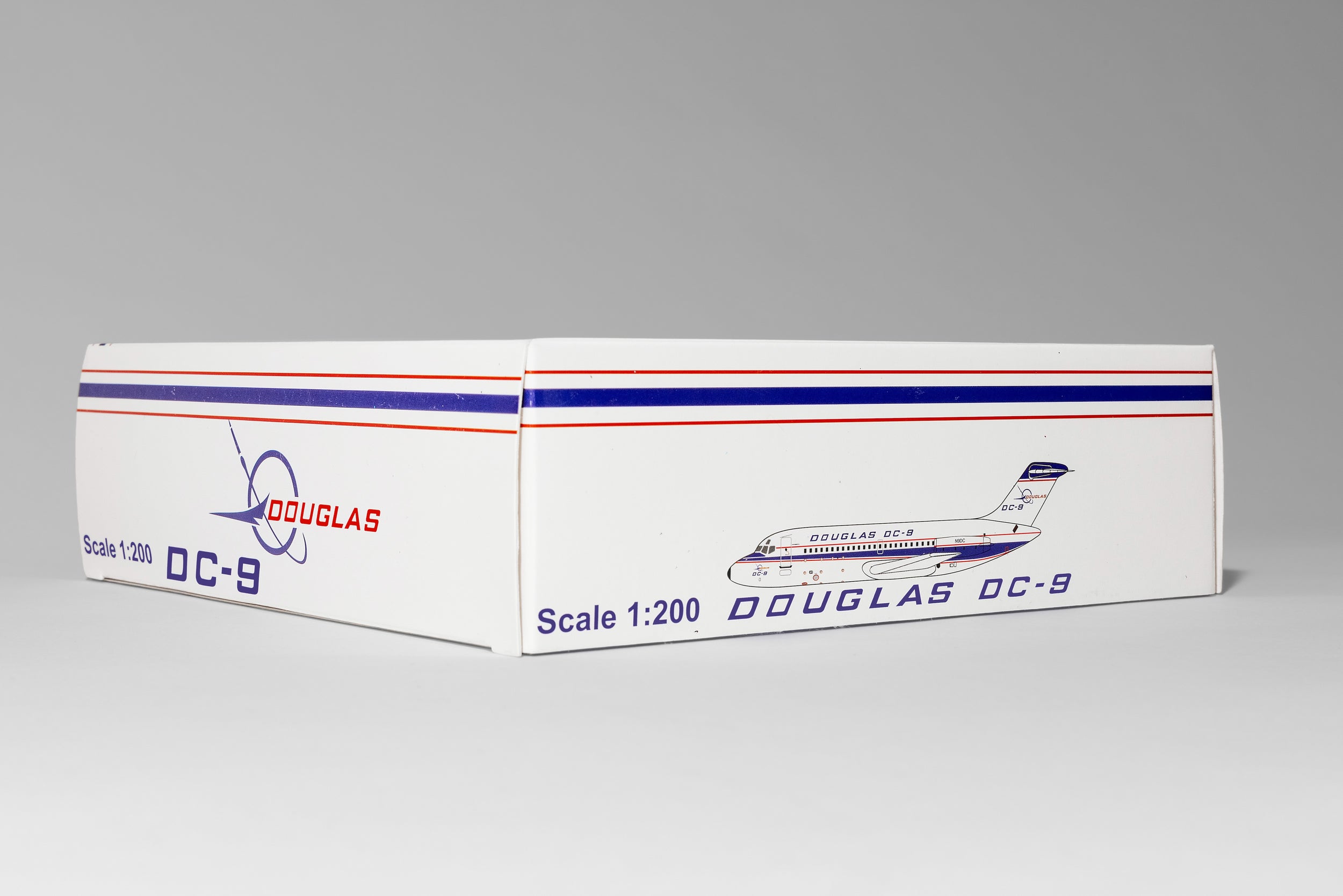 JC Wings 1:200 House Colors Douglas DC-9-14 N9DC rollout scheme JC2MCD071