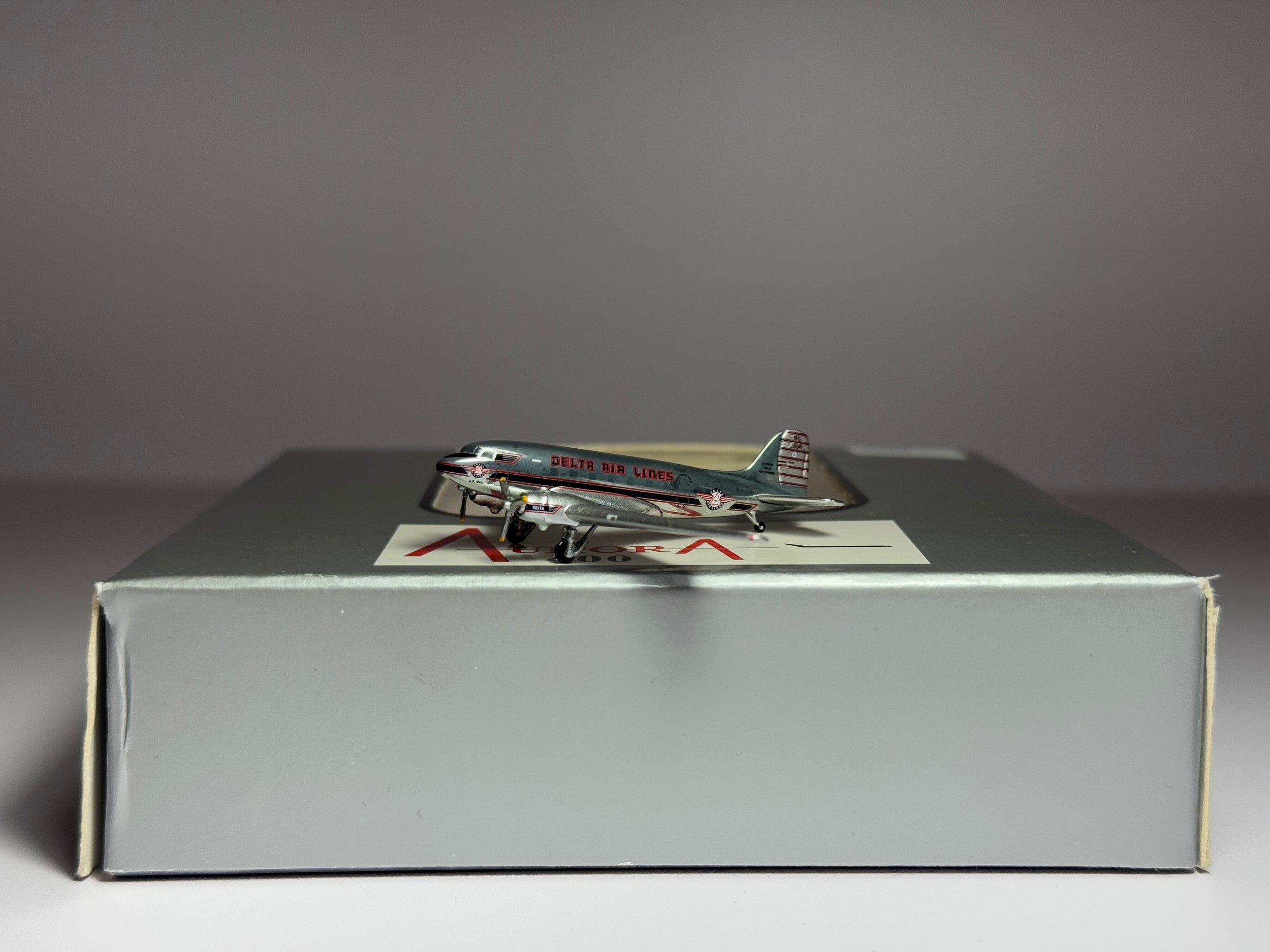Aeroclassics 1:400 Delta Air Lines Douglas DC-3 NC28341 polished ACNC28341