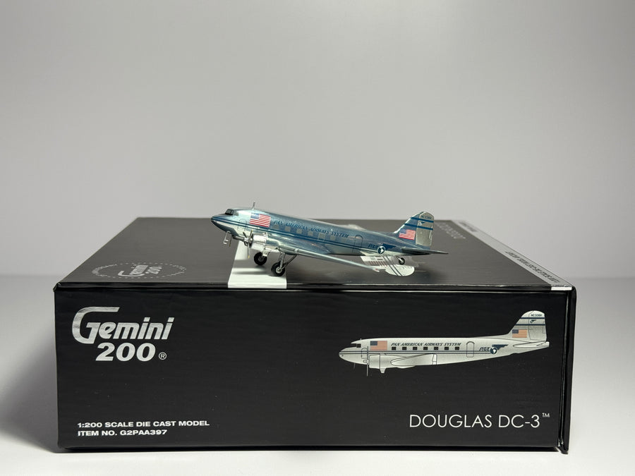 Gemini Jets 1:200 Pan American Douglas DC-3 NC33611 polished G2PAA397