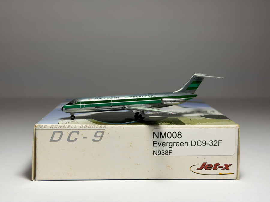 Evergreen Douglas DC-9-32F 1:400 Net Models N938F (NM008)