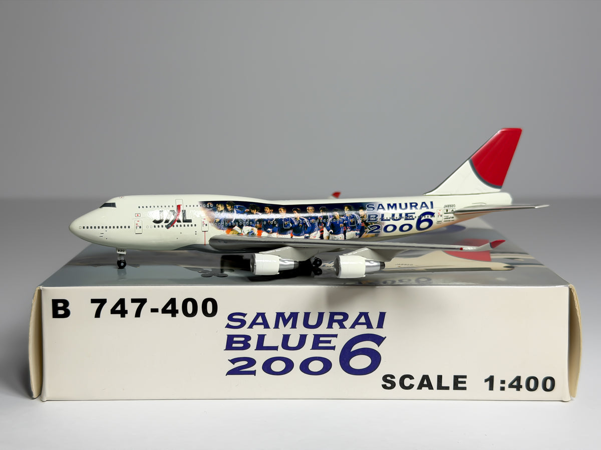 Japan Airlines (JAL) Boeing 747-400 1:400 Phoenix JA8920 (NM400JA8920)