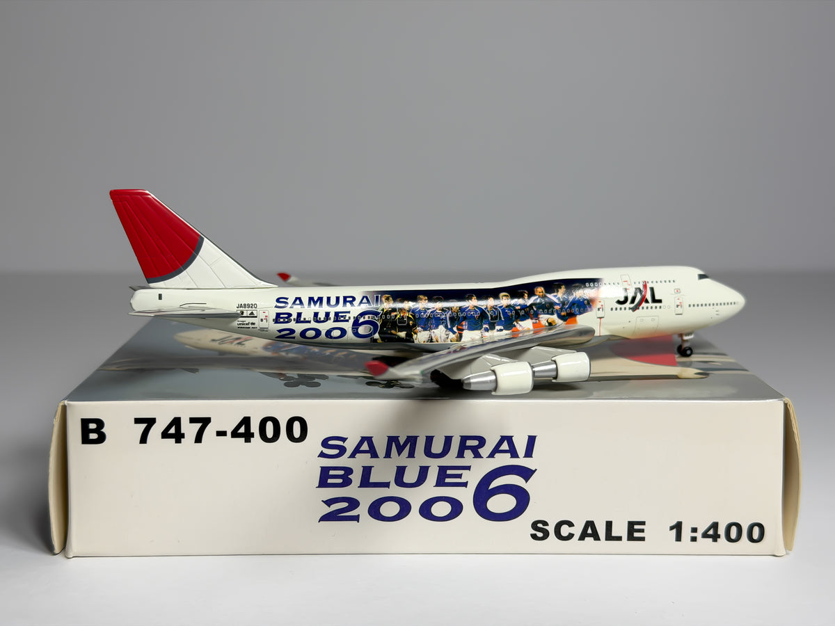 Japan Airlines (JAL) Boeing 747-400 1:400 Phoenix JA8920 (NM400JA8920)