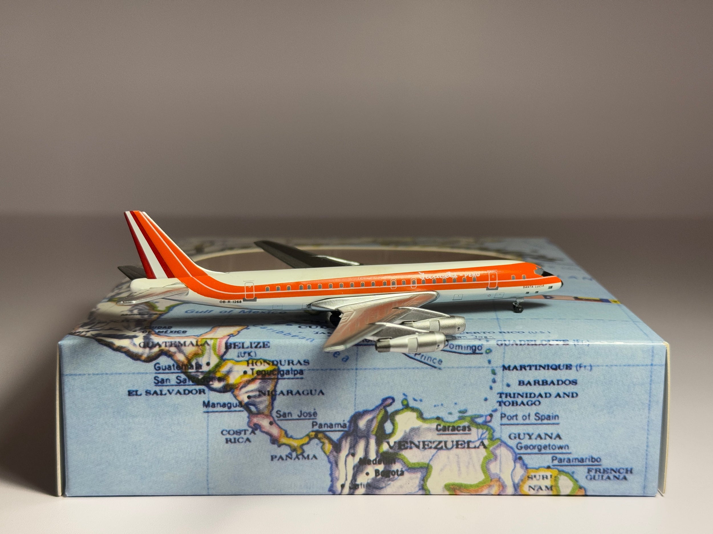 Aeroclassics 1:400 Faucett Peru Douglas DC-8-51 OB-R-1268 Santa Lucia ACOBR1268