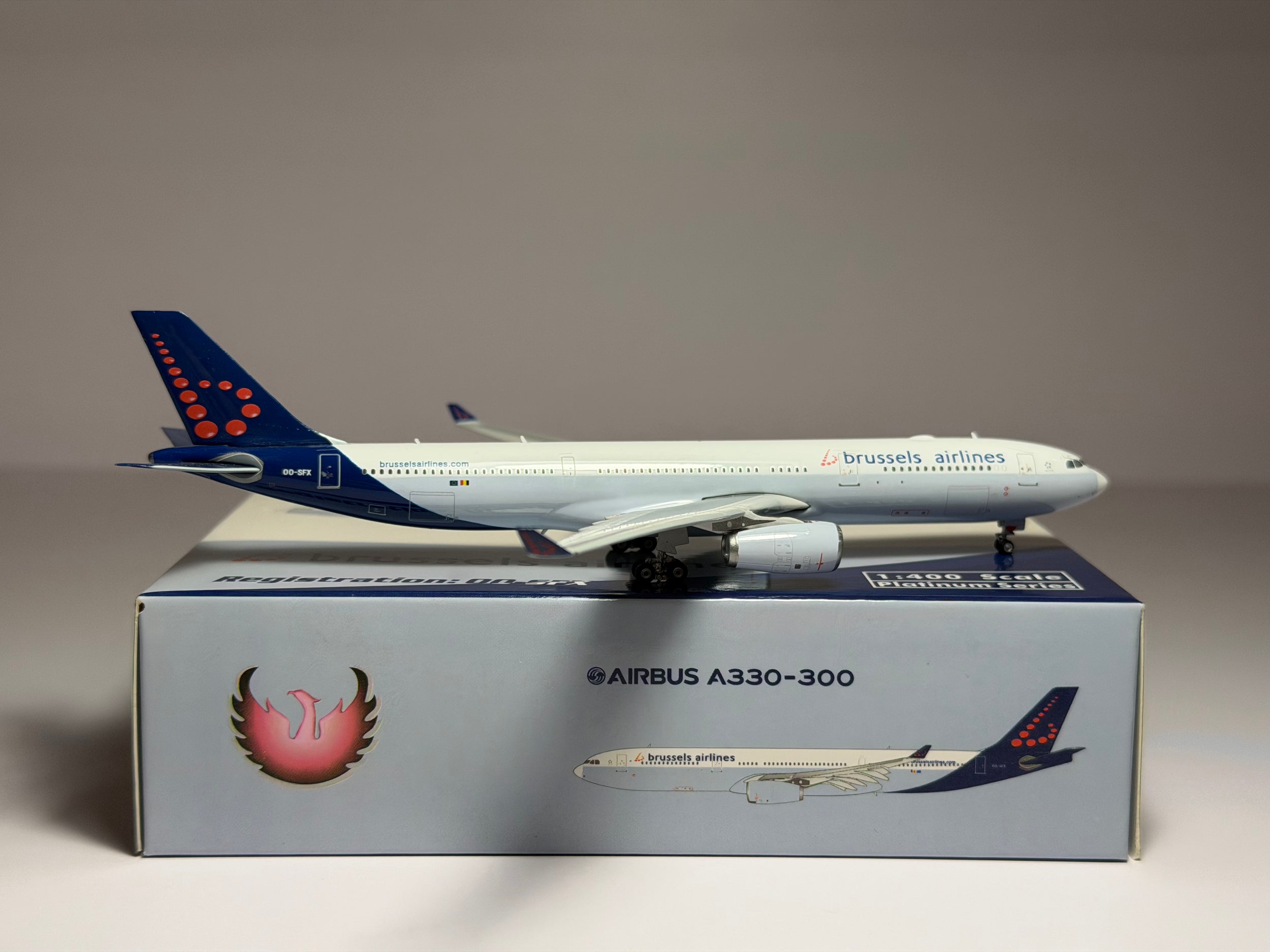 Phoenix Model 1:400 Brussels Airlines Airbus A330-300 OO-SFX 2000s colors PH411282