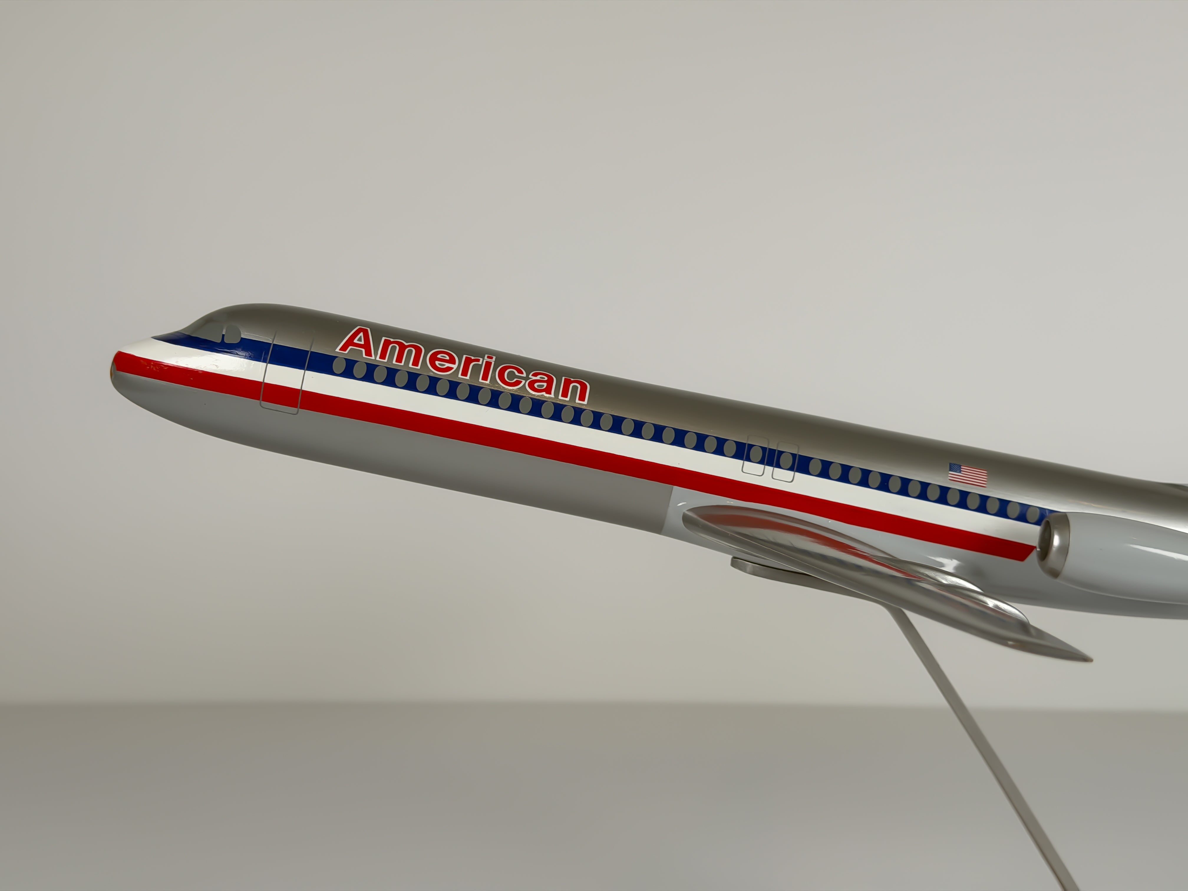 1:100 American Airlines Fokker F-100 - Eagle - Bare Metal | PACMIN