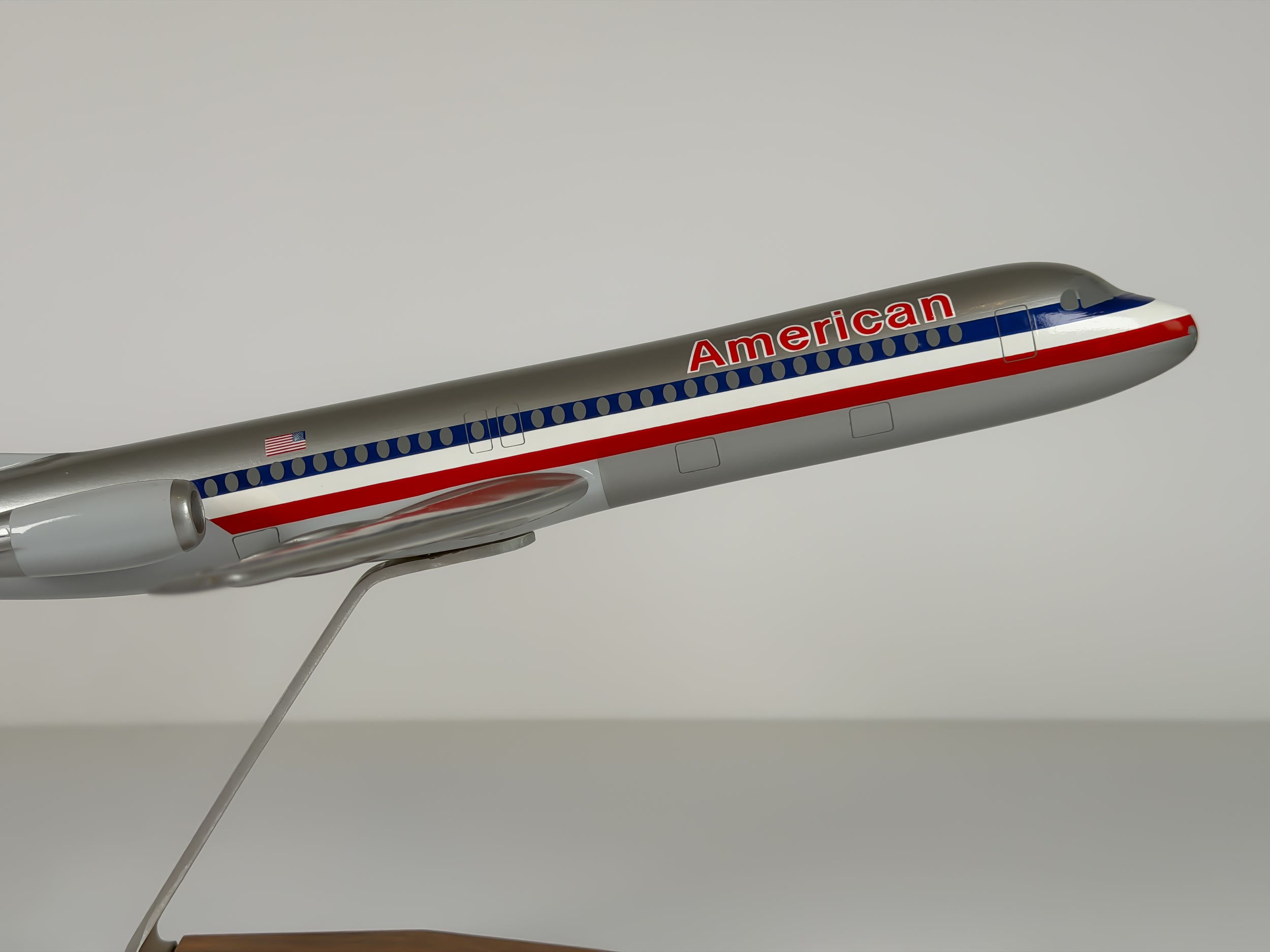 1:100 American Airlines Fokker F-100 - Eagle - Bare Metal | PACMIN