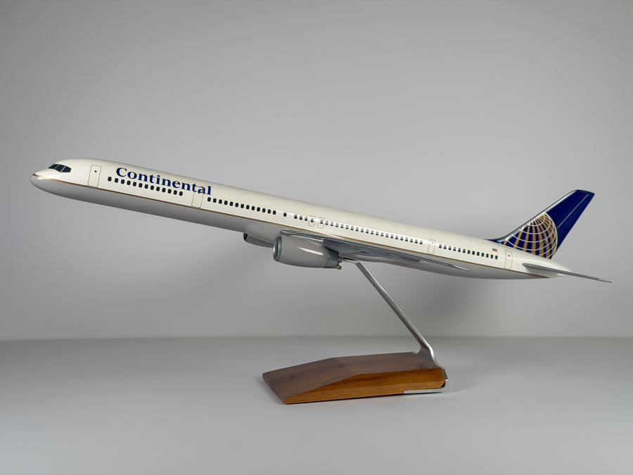 1:100 Continental Airlines Boeing 757-300 - Globe | PACMIN