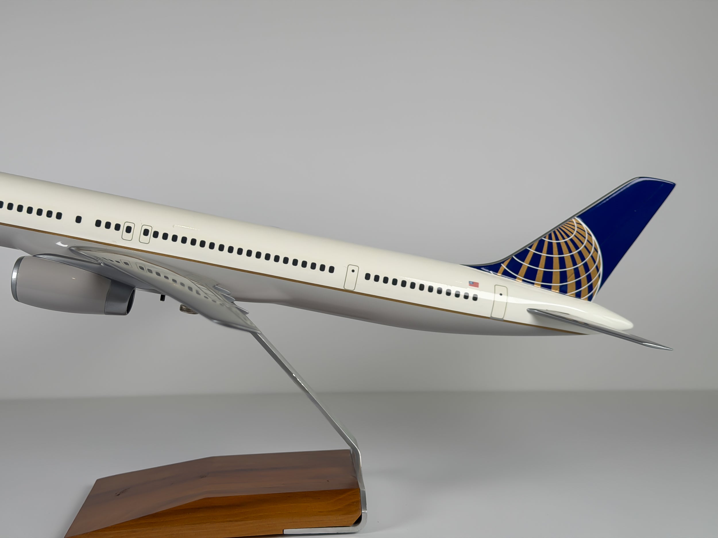 1:100 Continental Airlines Boeing 757-300 - Globe | PACMIN
