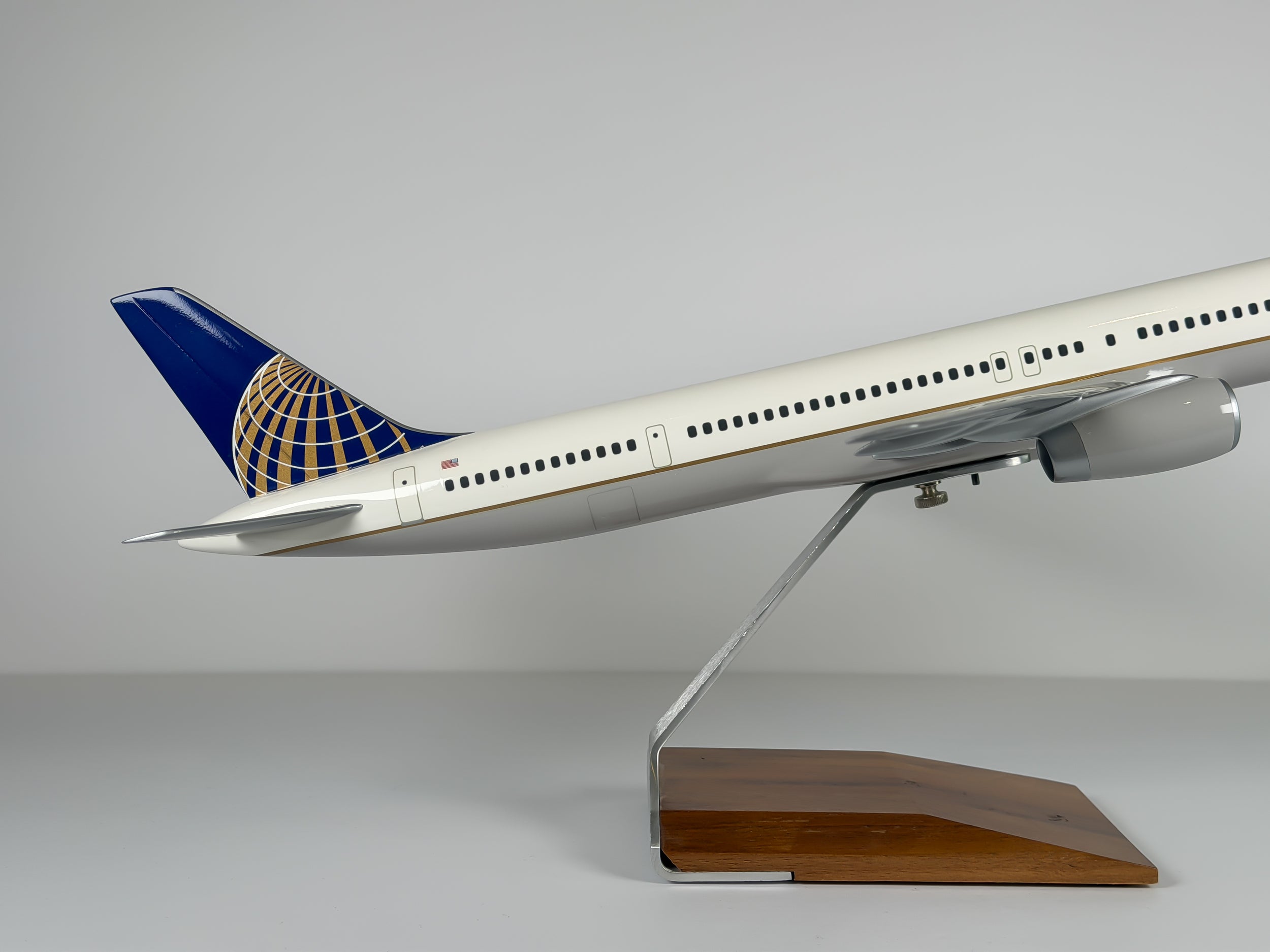 1:100 Continental Airlines Boeing 757-300 - Globe | PACMIN