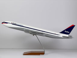 1:100 Delta Air Lines Boeing 777-200 - Interim | PACMIN