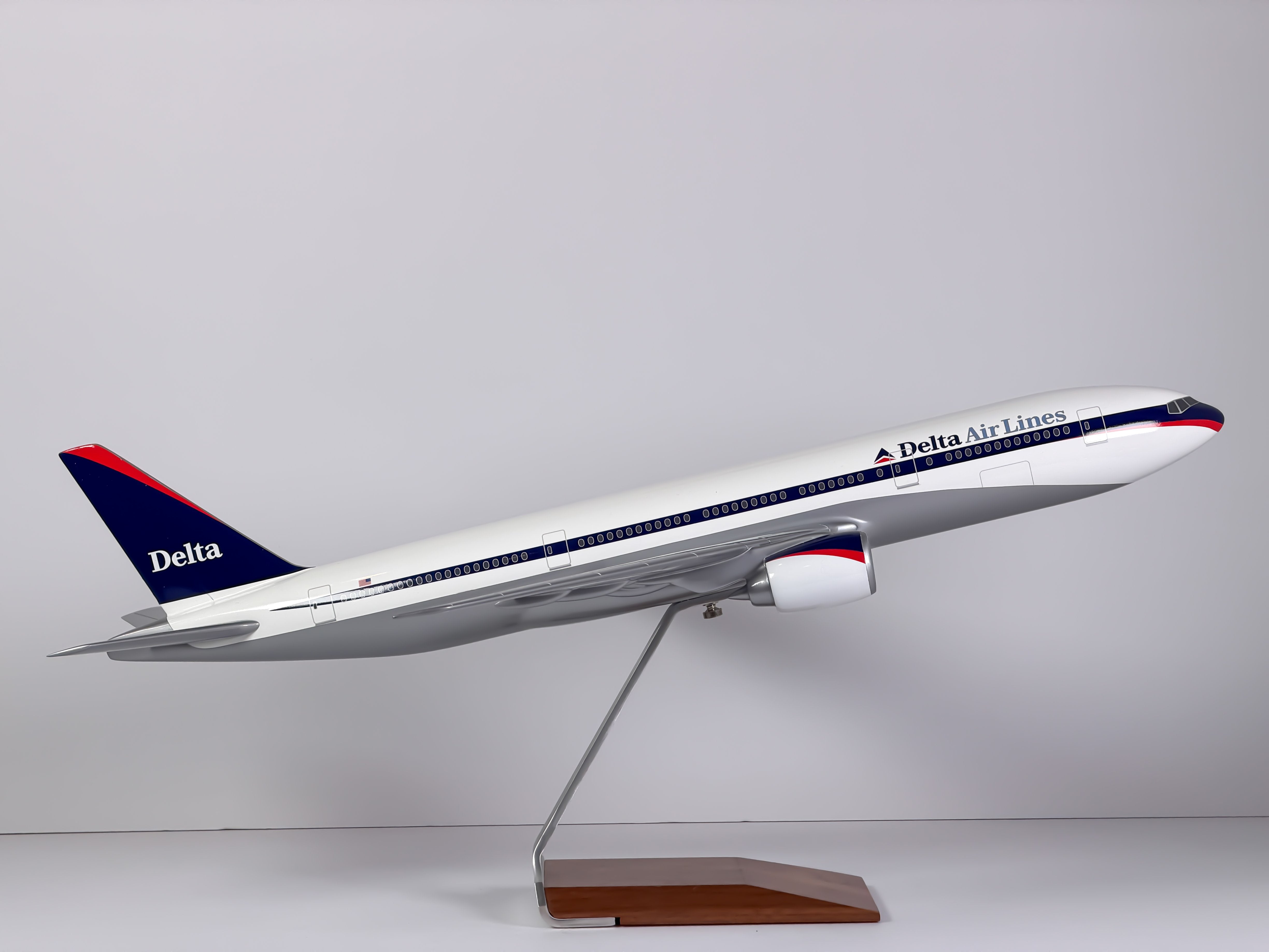 1:100 Delta Air Lines Boeing 777-200 - Interim | PACMIN