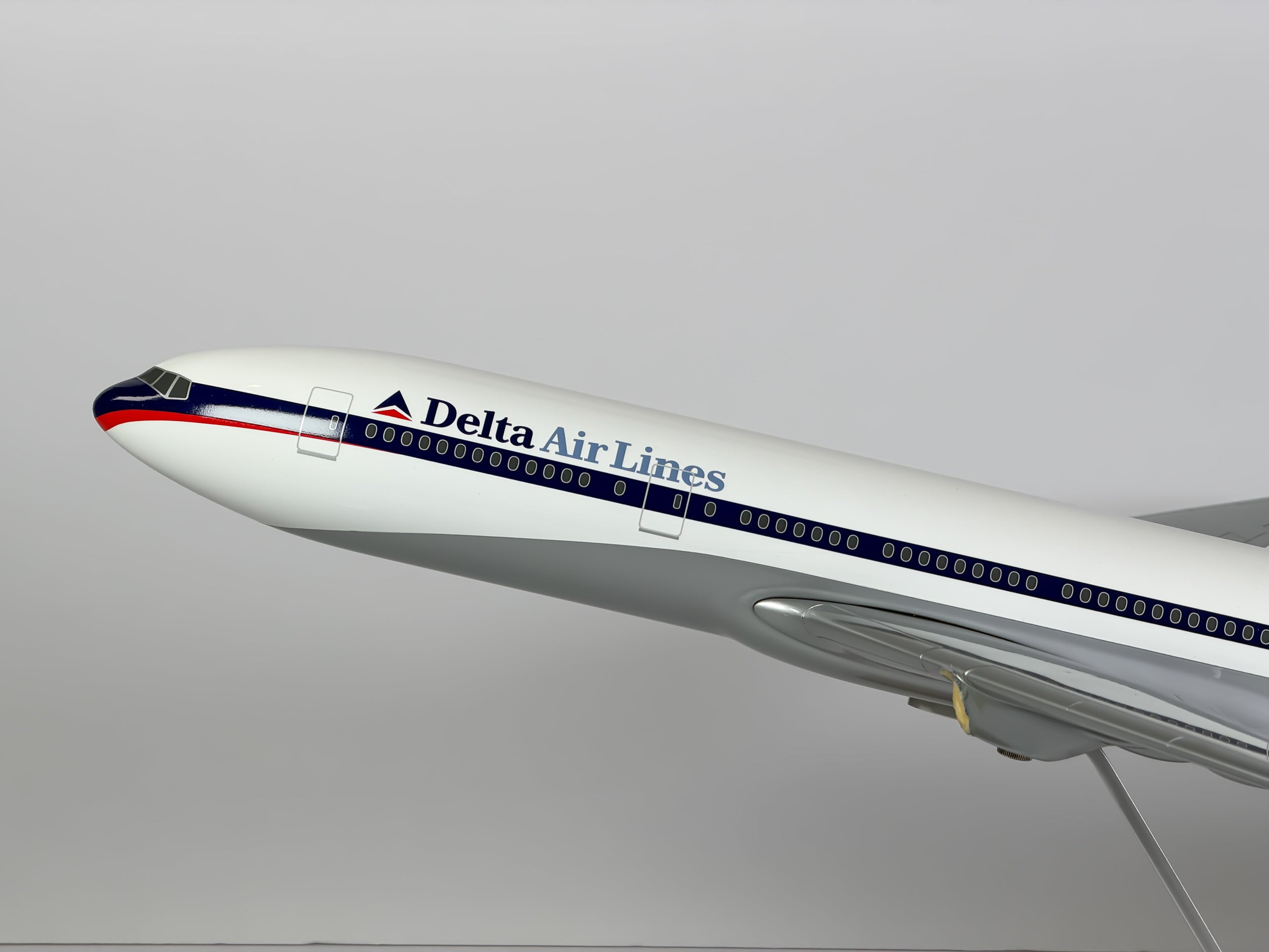 1:100 Delta Air Lines Boeing 777-200 - Interim | PACMIN