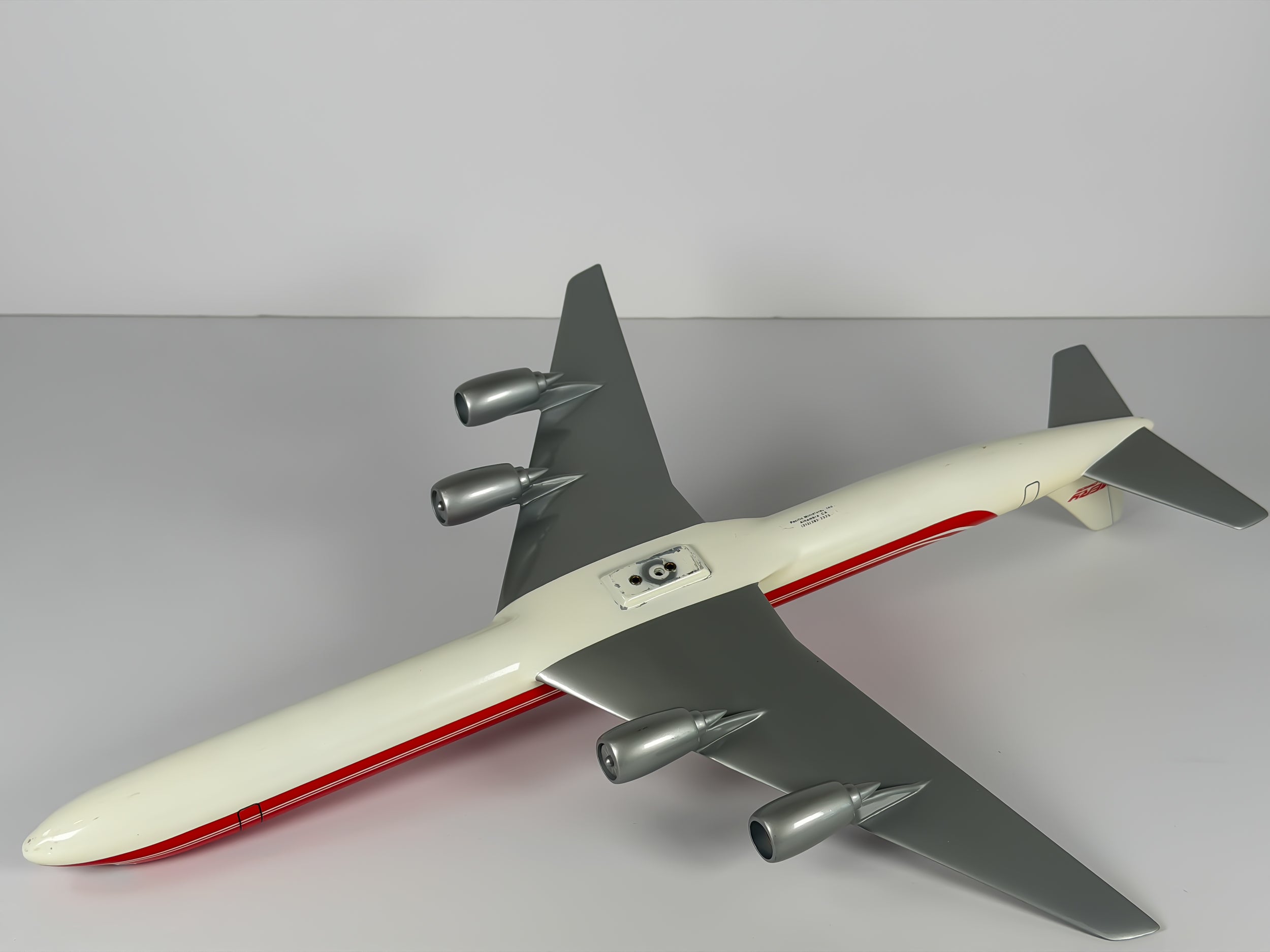1:100 Emery Worldwide Airlines Douglas DC-8-72F | PACMIN