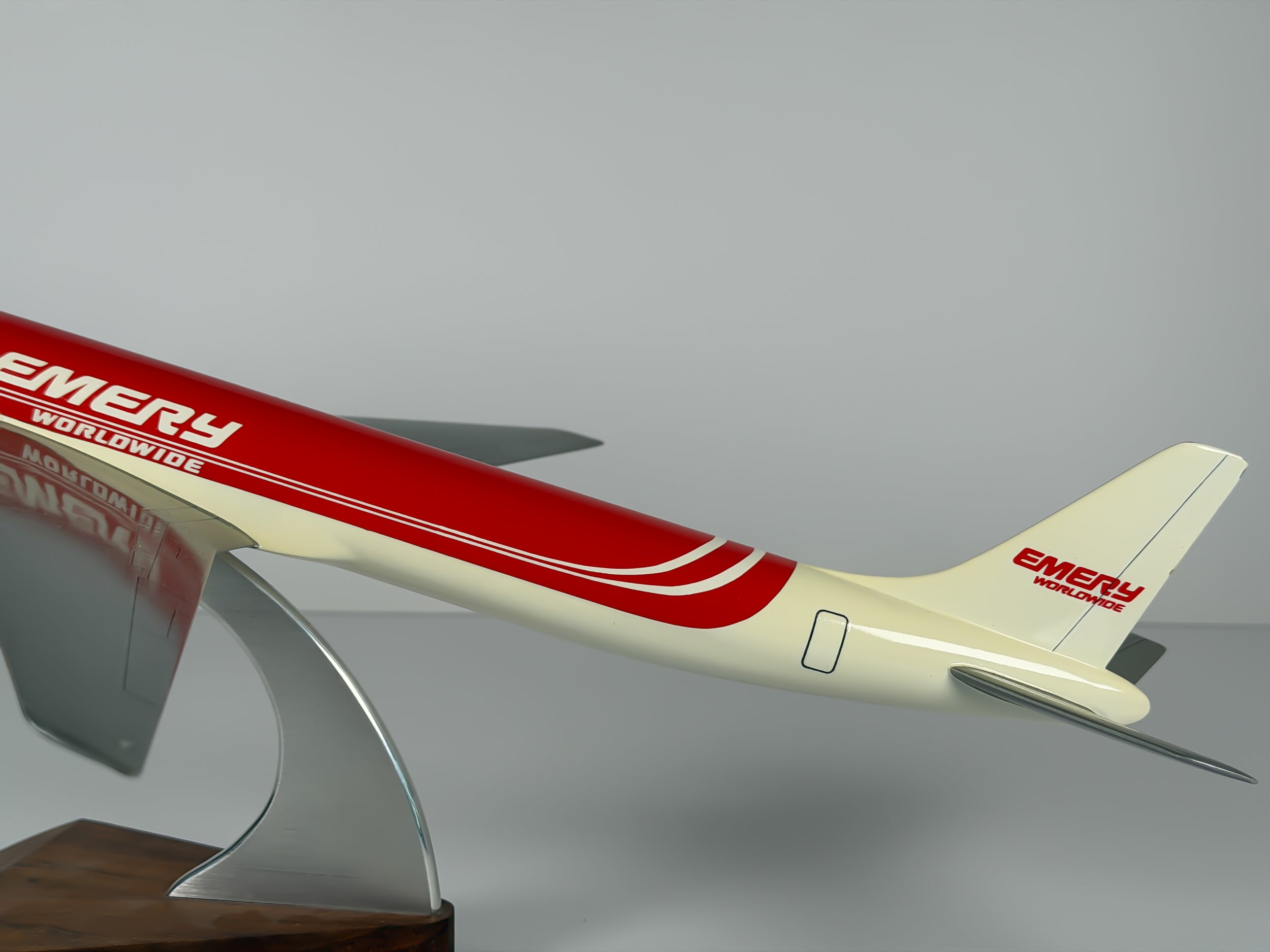 1:100 Emery Worldwide Airlines Douglas DC-8-72F | PACMIN