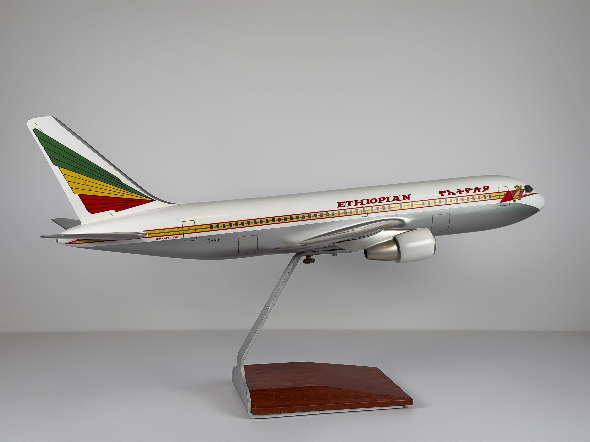 1:100 Ethiopian Airlines Boeing 767-200 (ET-AIE) - Original | PACMIN