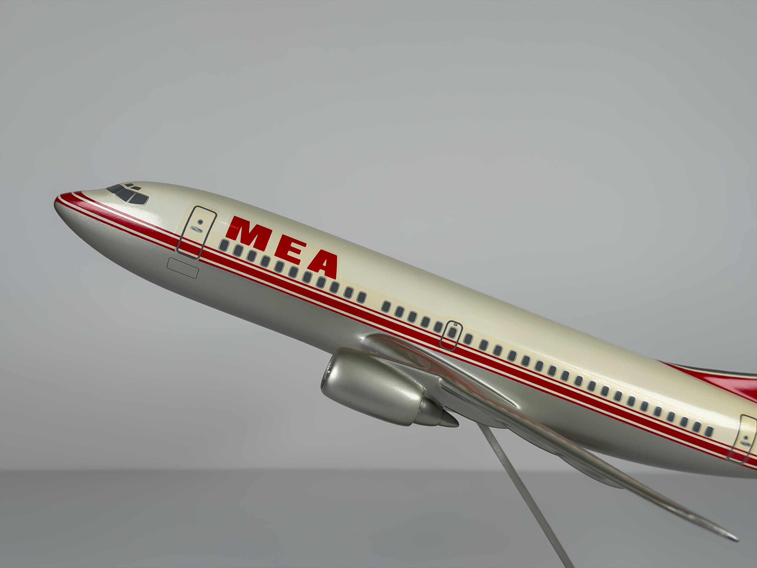 1:100 MEA Boeing 737-300 - Red Tail | PACMIN