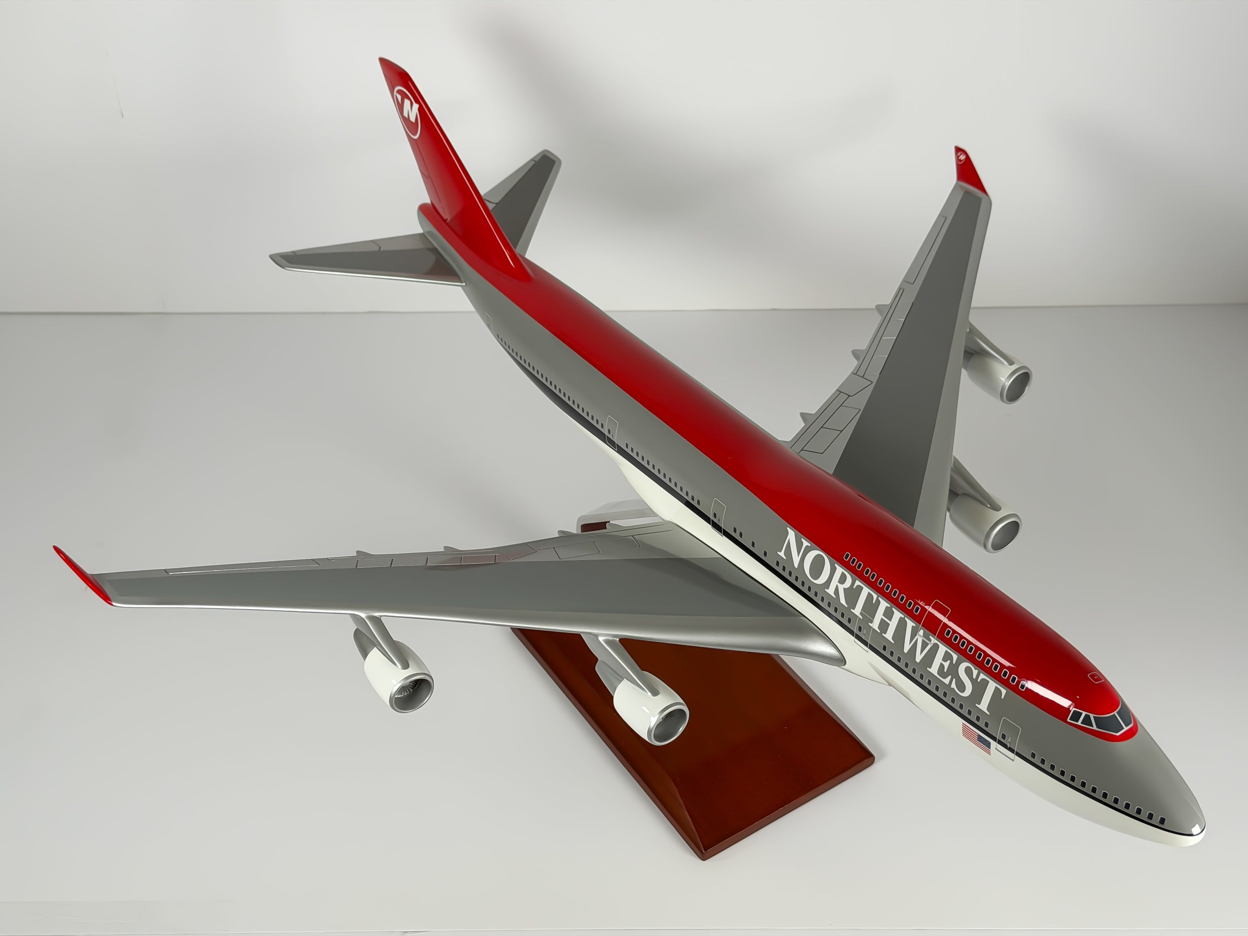 1:100 Northwest Airlines Boeing 747-400 - Bowling Shoe | PACMIN
