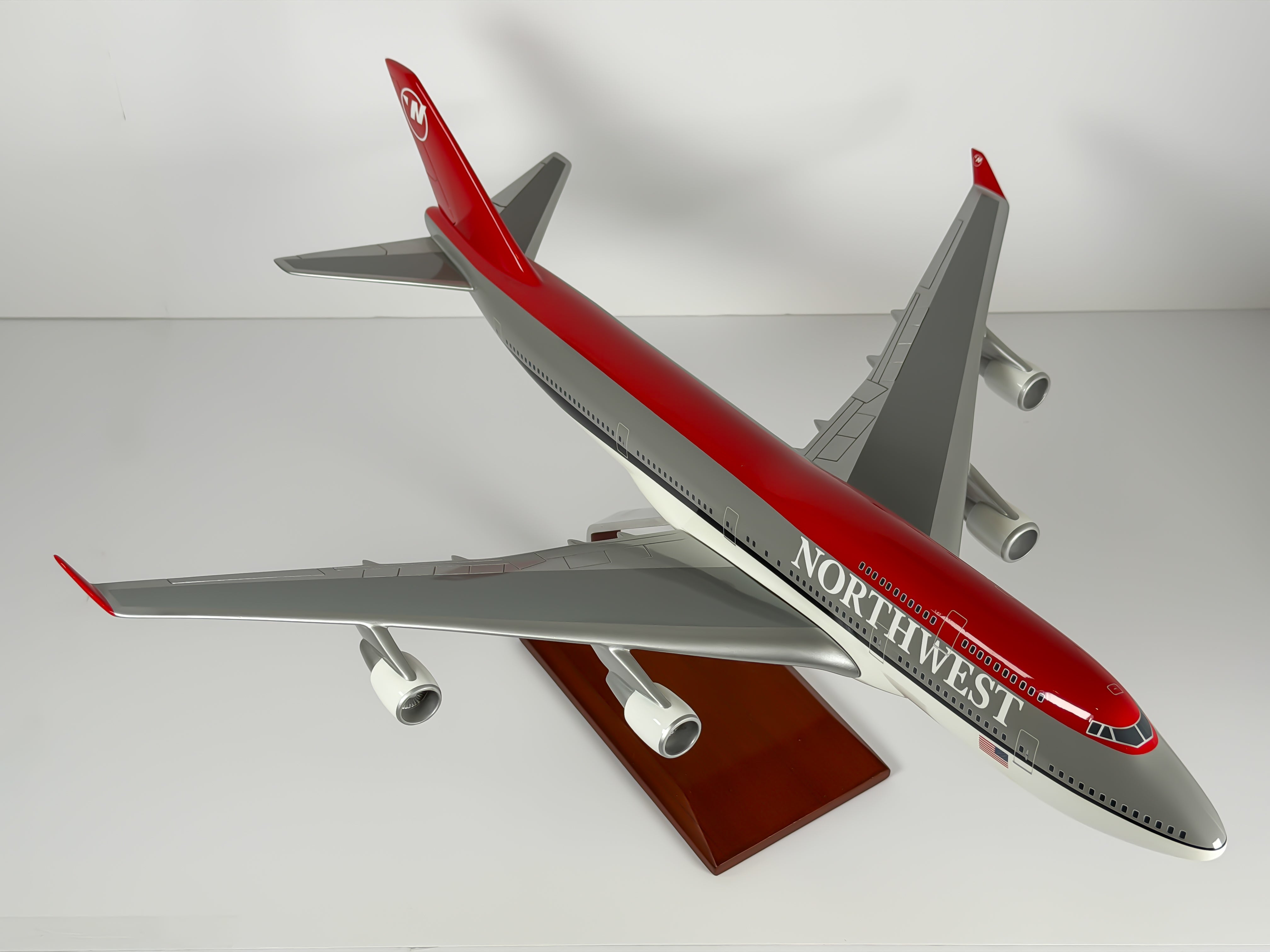 1:100 Northwest Airlines Boeing 747-400 - Bowling Shoe | PACMIN