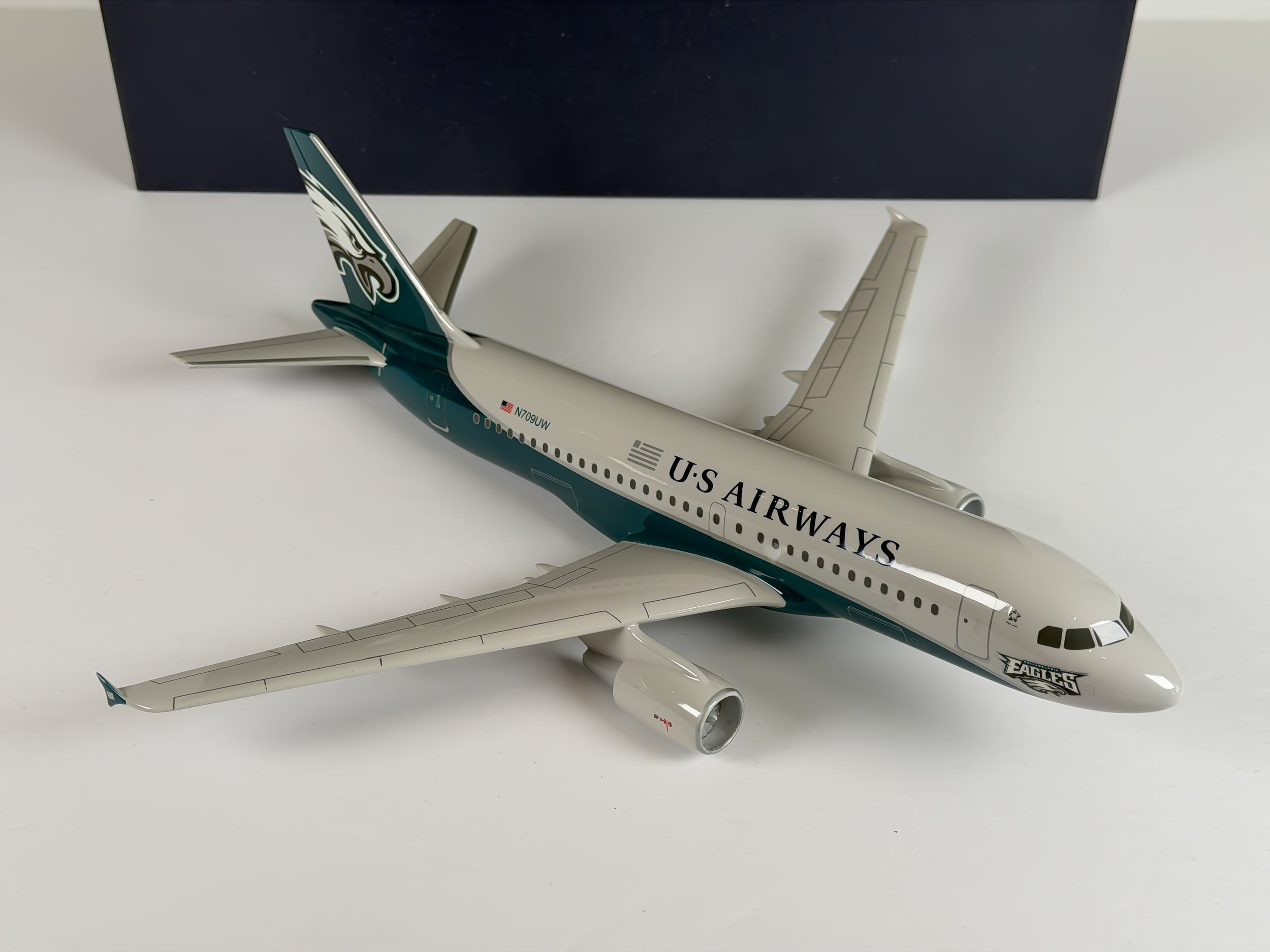 1:100 U.S Airways Airbus A320 (N709UW) - Philidelphia Eagles | PACMIN