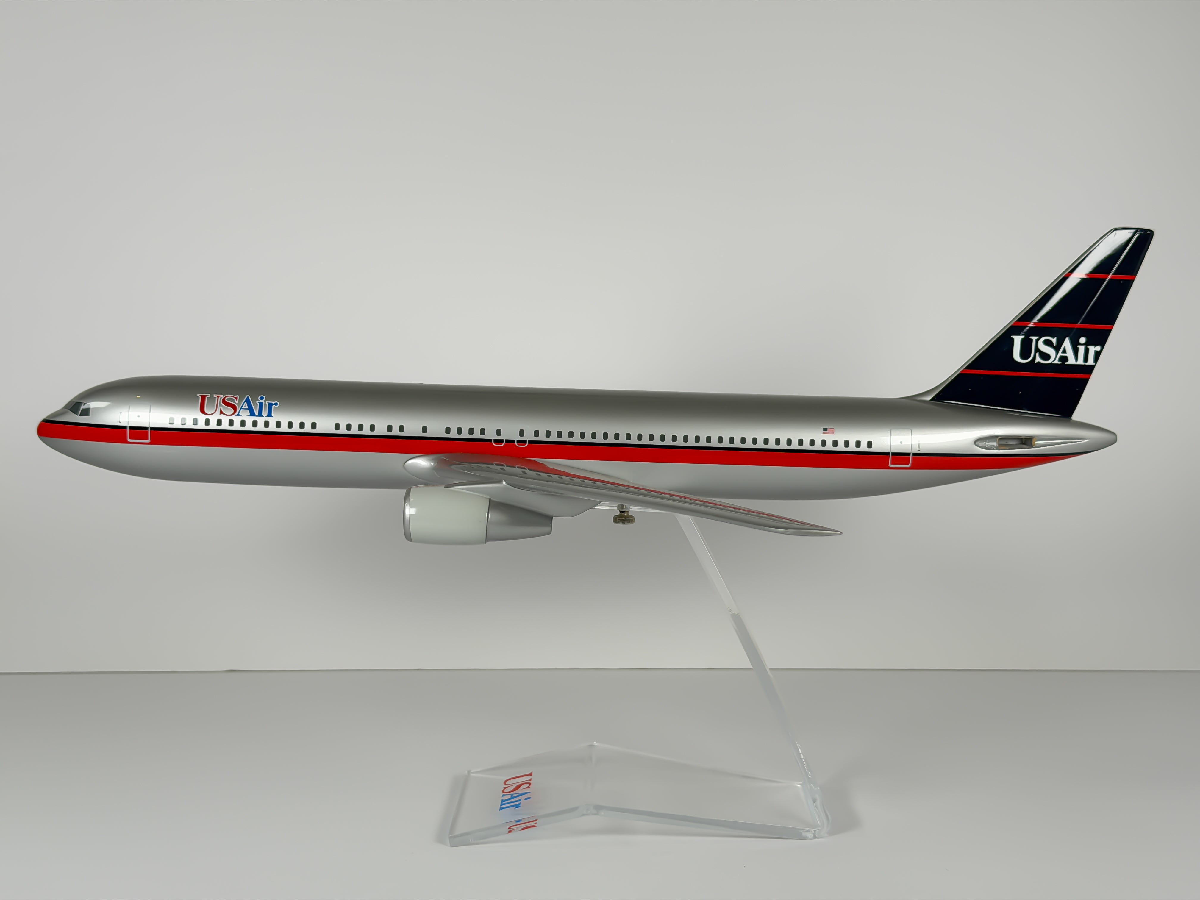 1:100 USAir Boeing 767-300 - Red/Blue | PACMIN