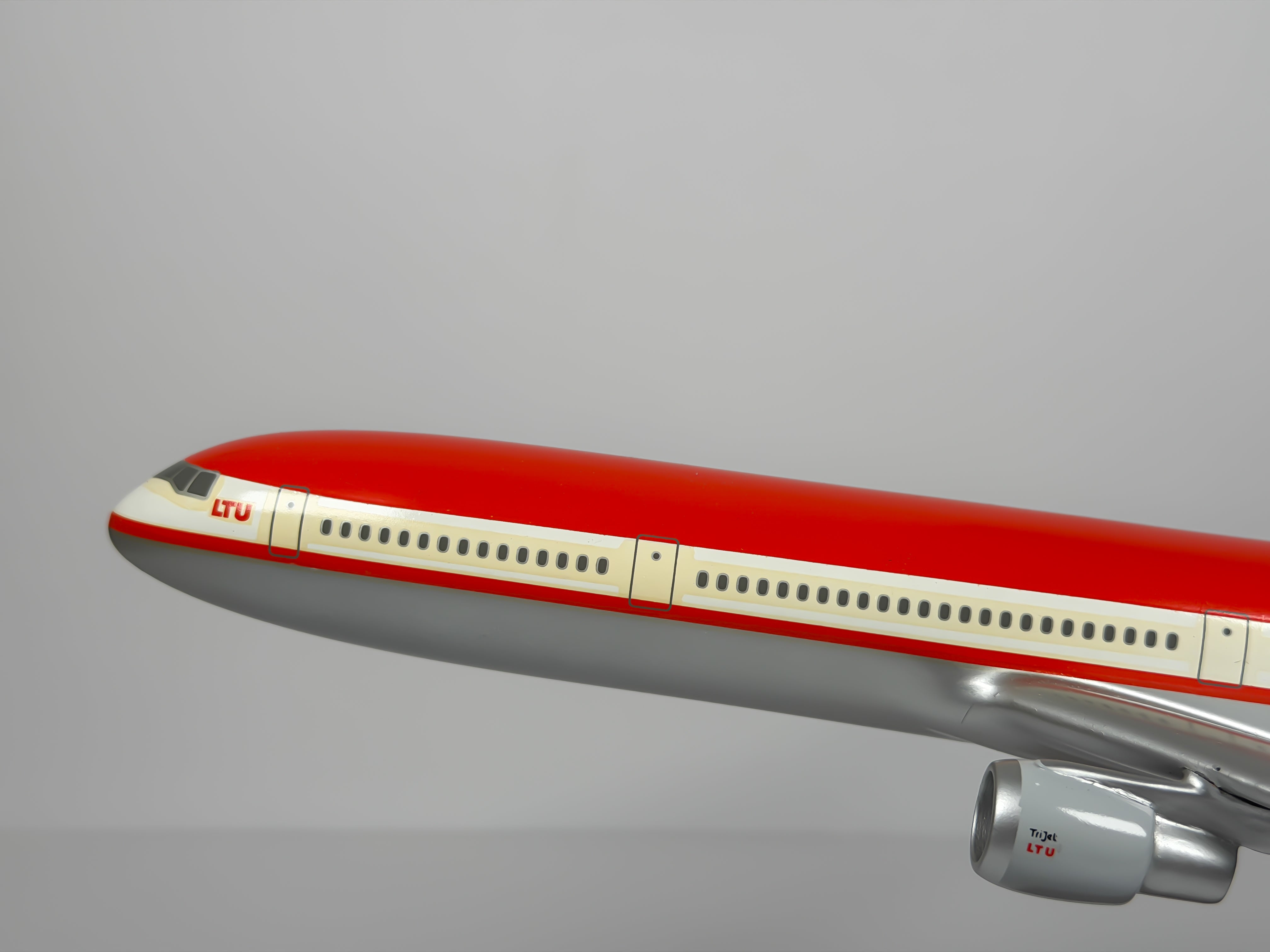 1:160 LTU International McDonnell Douglas MD-11 (D-AERB) - Red Top | PACMIN