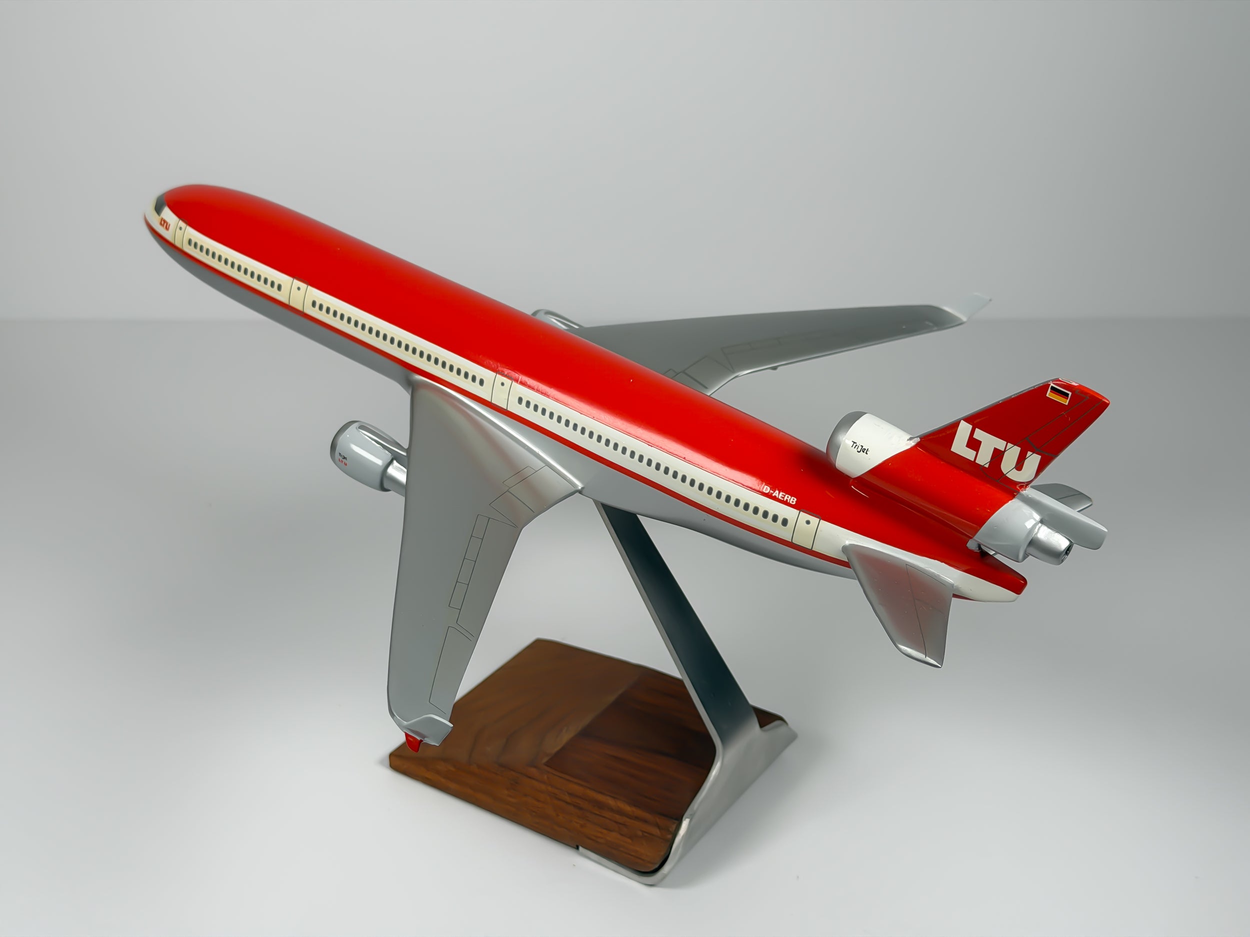 1:160 LTU International McDonnell Douglas MD-11 (D-AERB) - Red Top | PACMIN