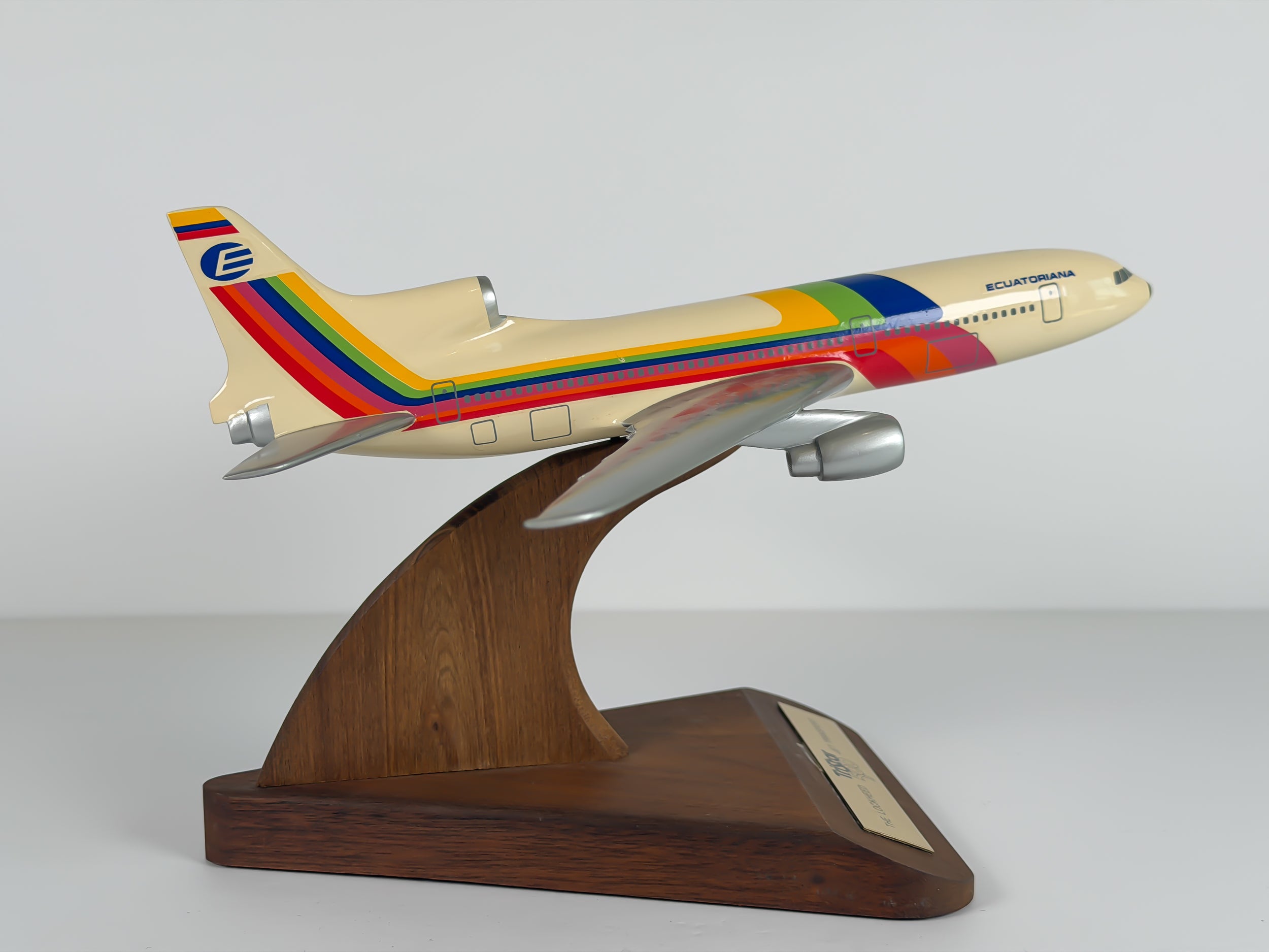 1:200 Ecuatoriana Lockheed L-1011 - Rainbow | PACMIN