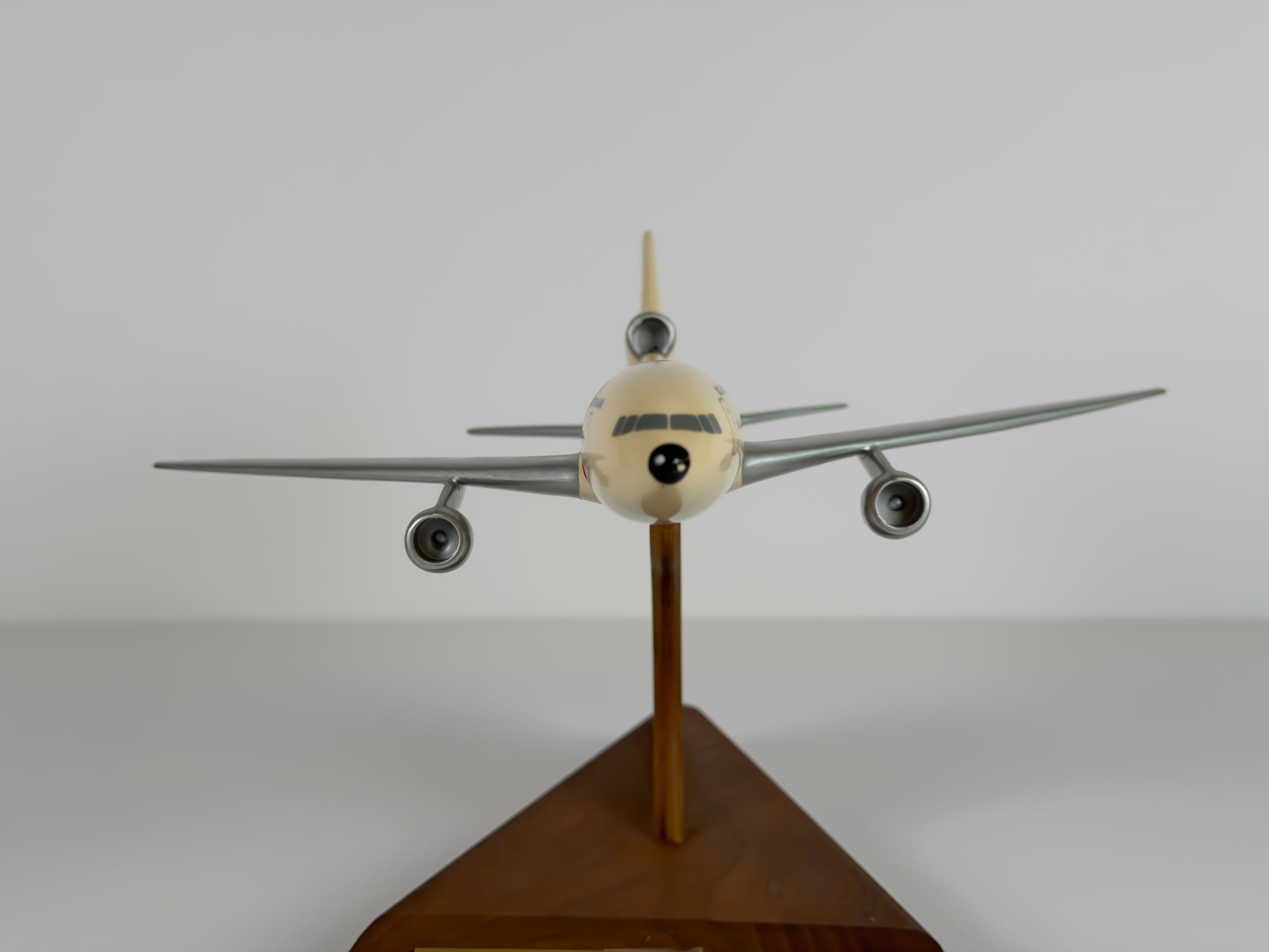 1:200 Ecuatoriana Lockheed L-1011 - Rainbow | PACMIN