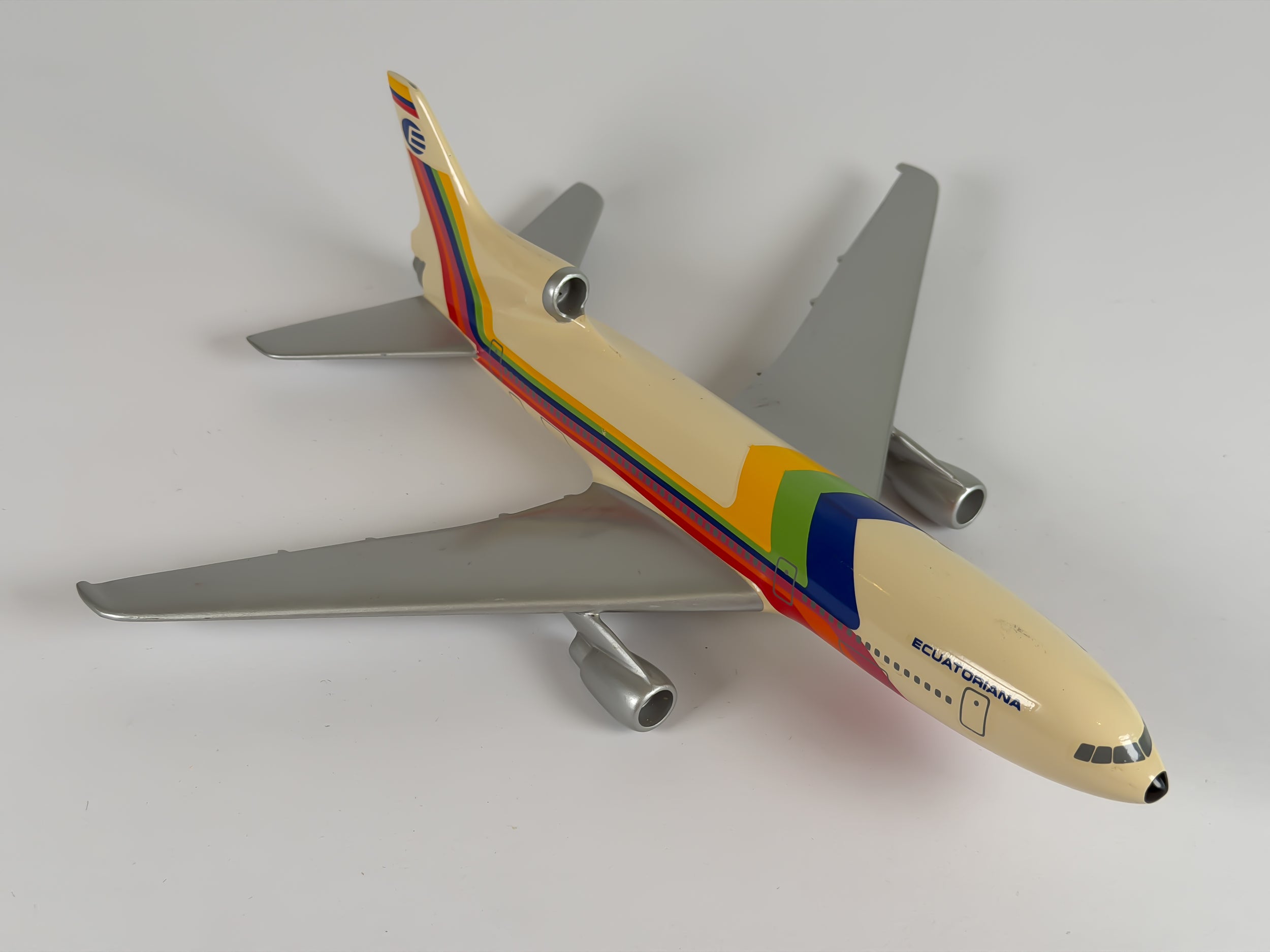 1:200 Ecuatoriana Lockheed L-1011 - Rainbow | PACMIN