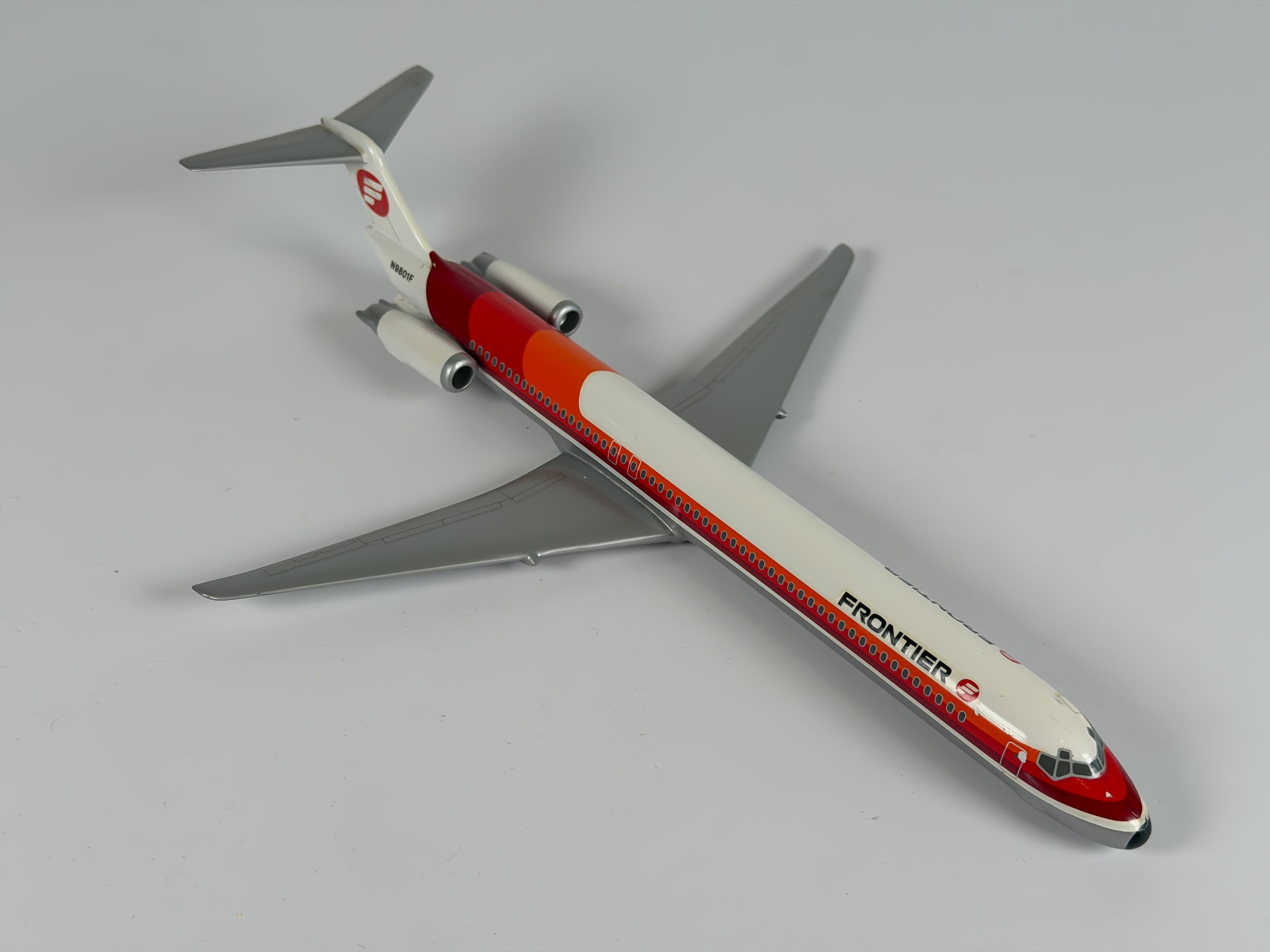 1:200 Frontier McDonnell Douglas MD-80 (N9801F) - Fontier - Saul Bass | PACMIN