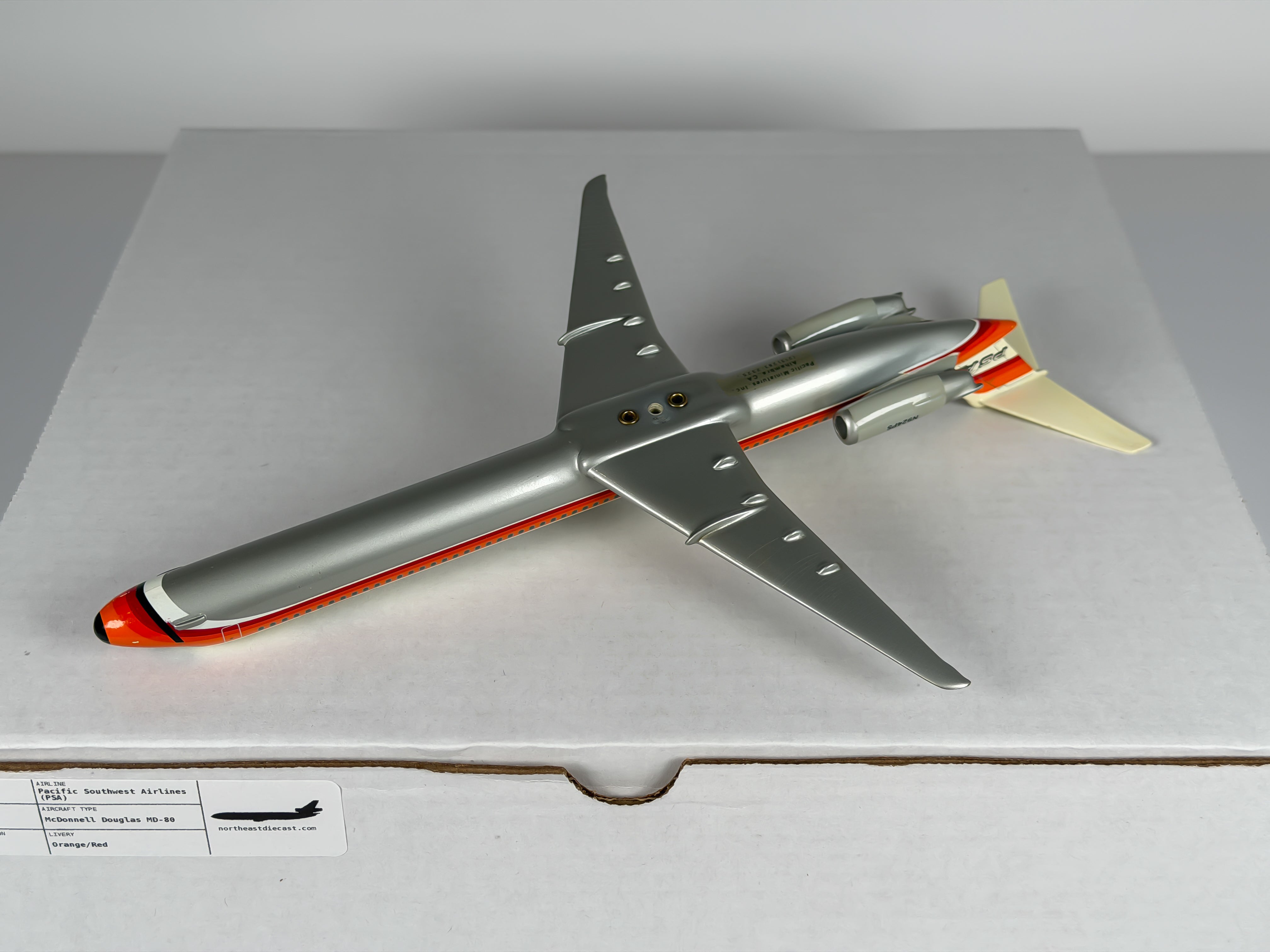 1:200 Pacific Southwest Airlines (PSA) McDonnell Douglas MD-80 (N924PS) - Orange/Red | PACMIN