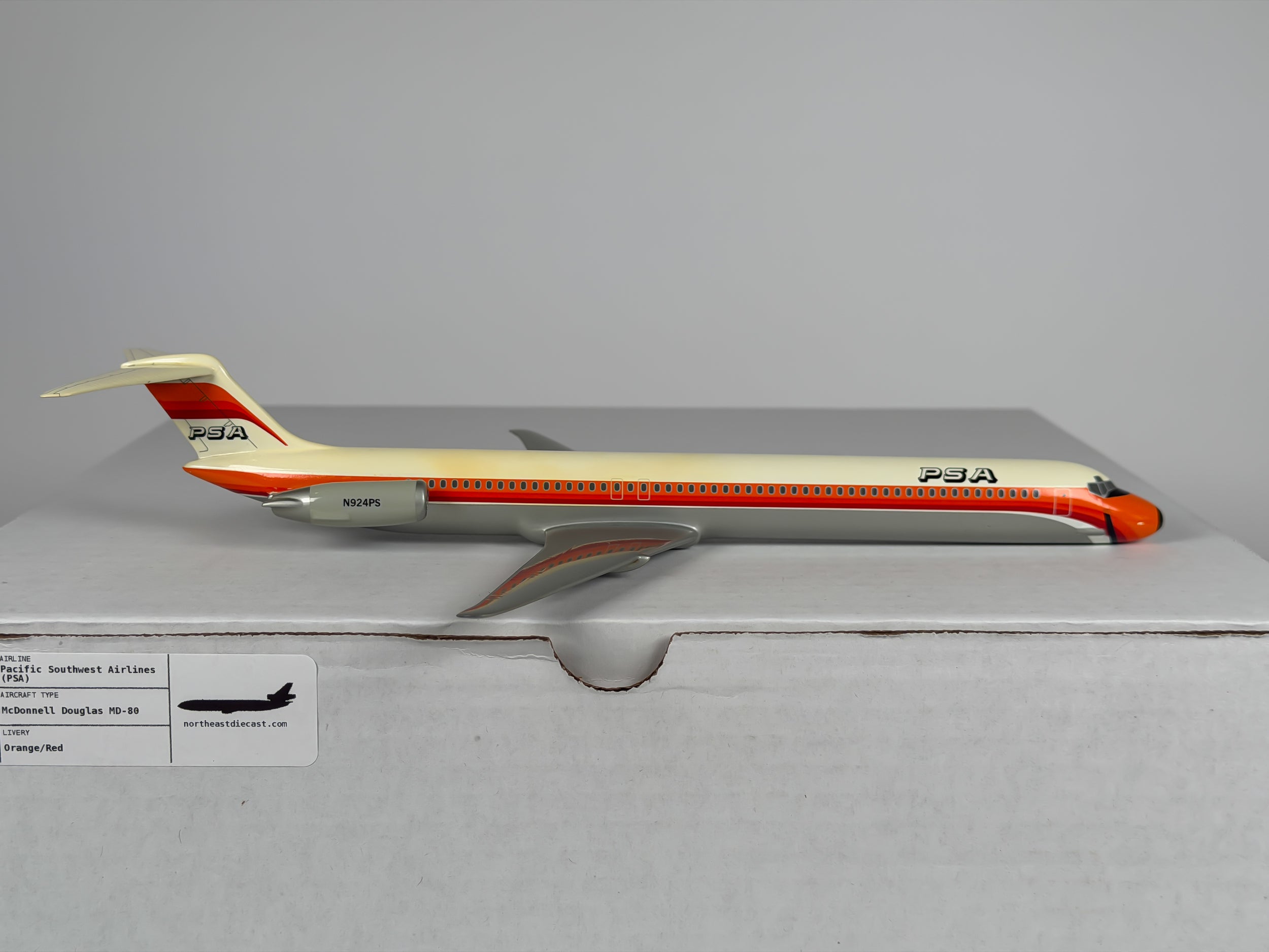 1:200 Pacific Southwest Airlines (PSA) McDonnell Douglas MD-80 (N924PS) - Orange/Red | PACMIN