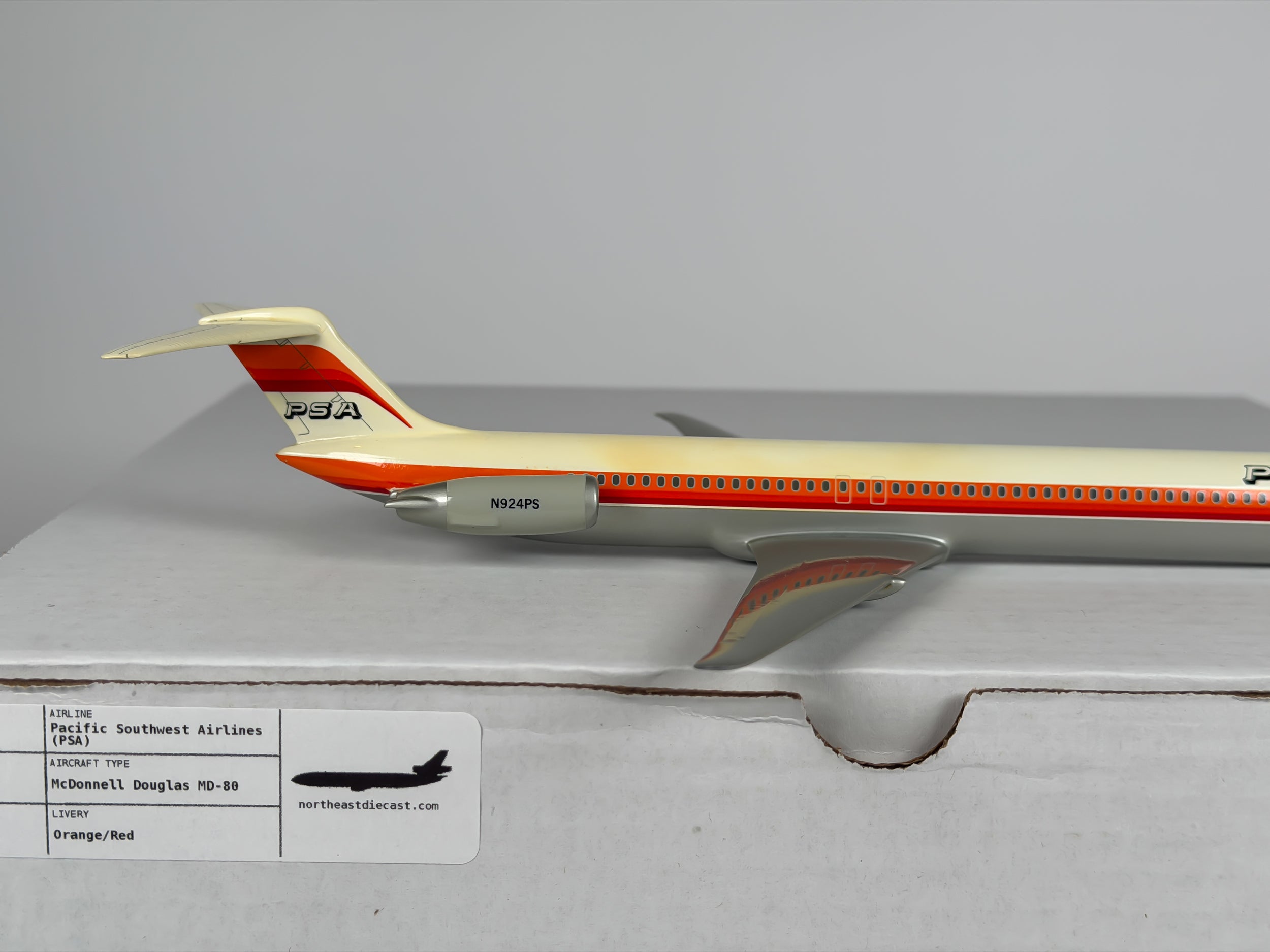 1:200 Pacific Southwest Airlines (PSA) McDonnell Douglas MD-80 (N924PS) - Orange/Red | PACMIN