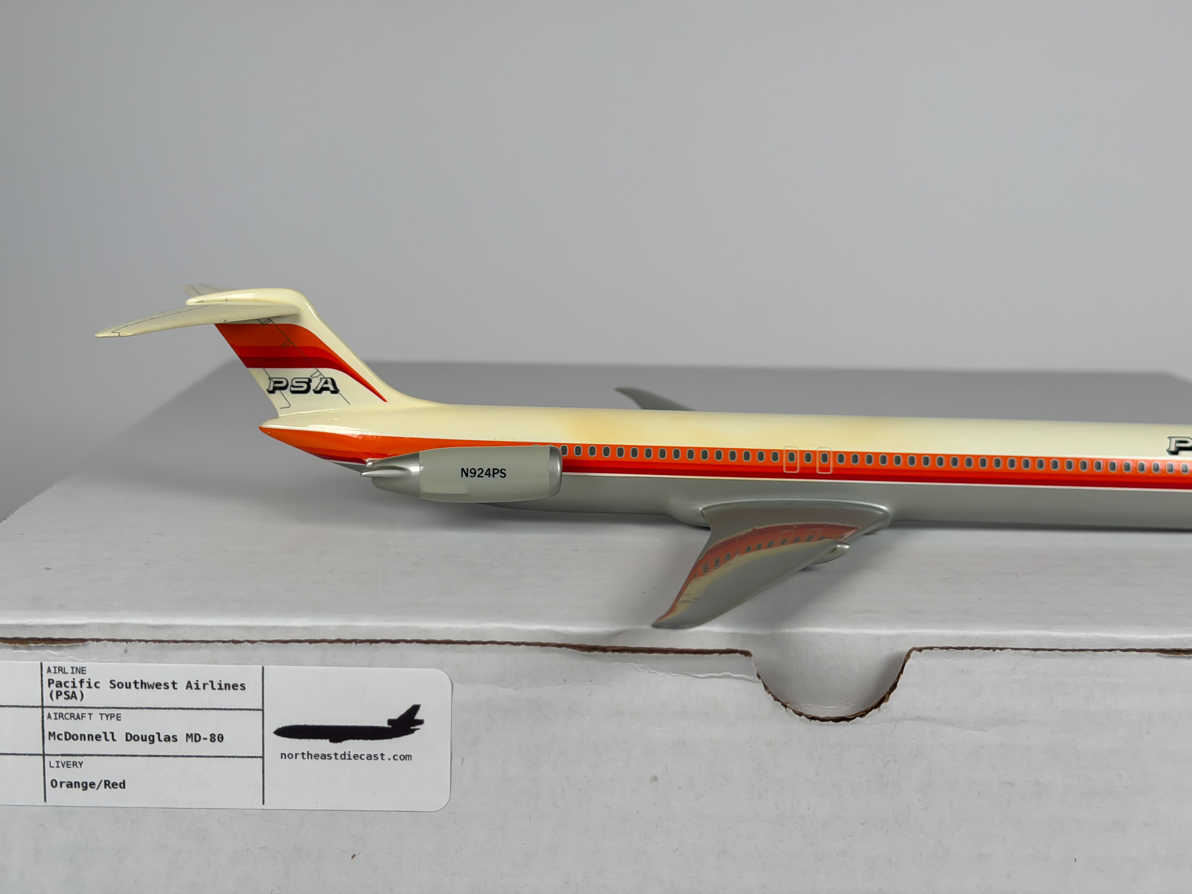 1:200 Pacific Southwest Airlines (PSA) McDonnell Douglas MD-80 (N924PS) - Orange/Red | PACMIN