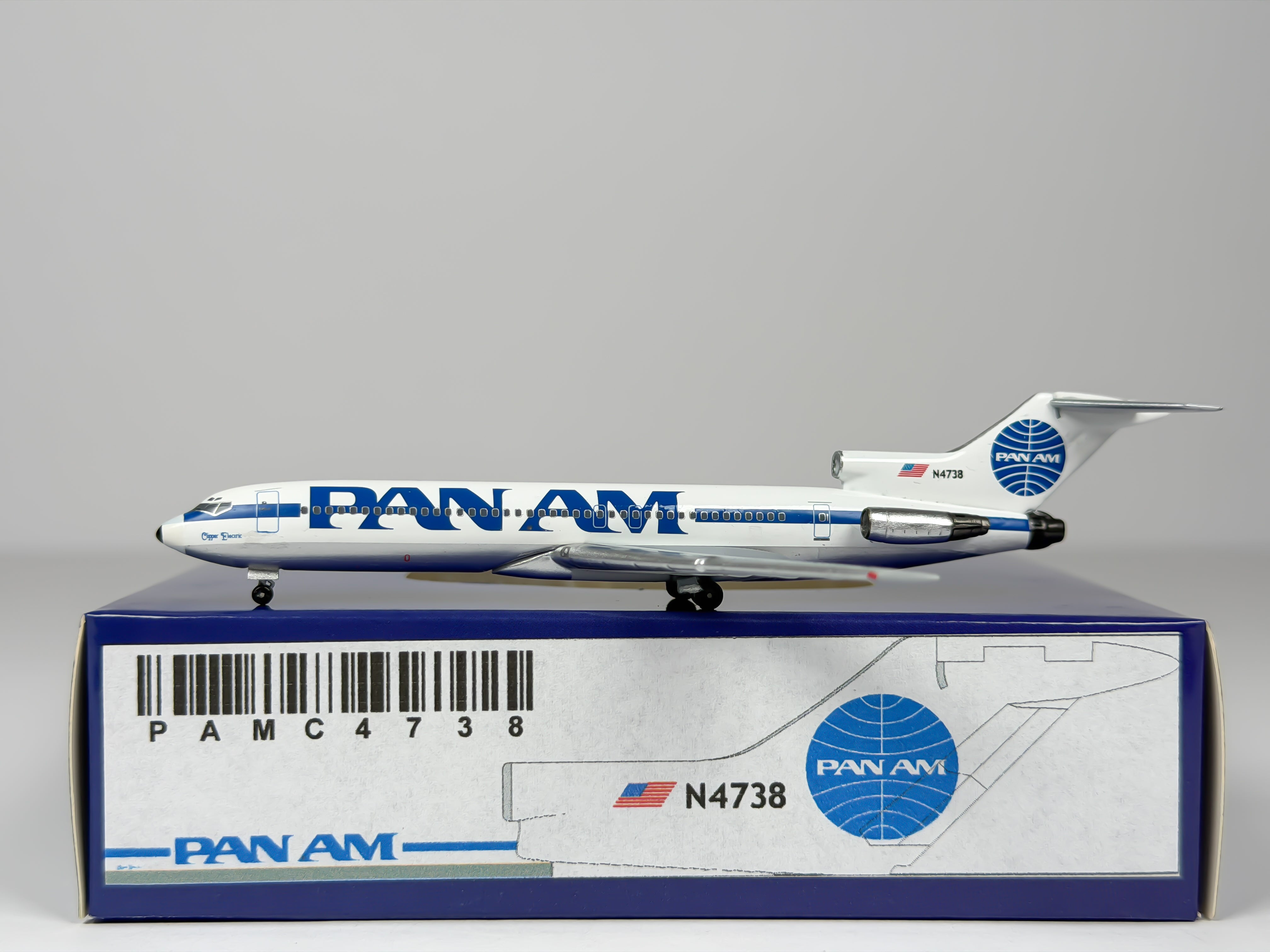 Pan American Boeing 727-200 1:400 Aeroclassics N4738 (PAMC4738)
