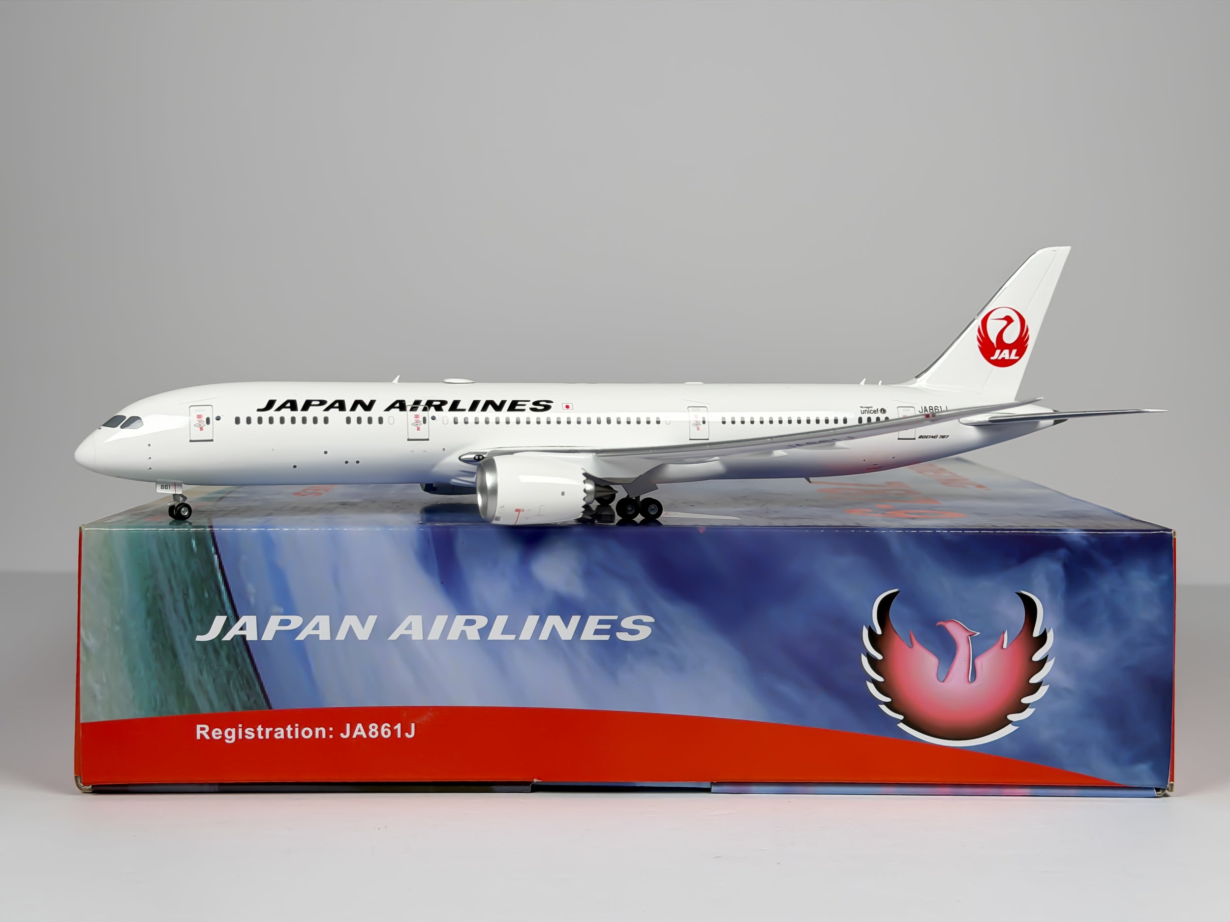 Japan Airlines (JAL) Boeing 787-9 1:200 Phoenix Models JA861J (PH220110)