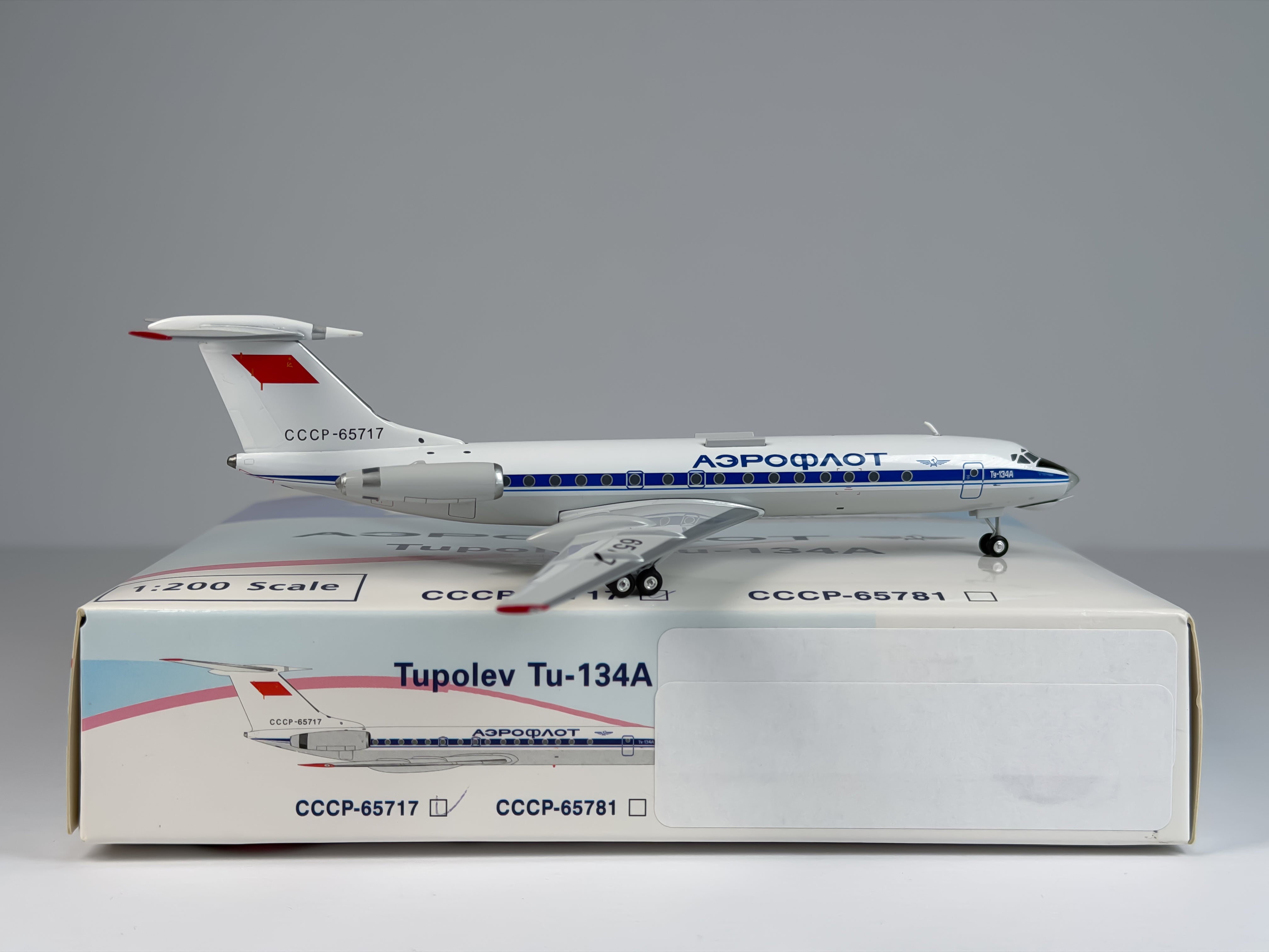 Aeroflot Tupolev TU-134A 1:200 Phoenix CCCP-65717 (PH2AFL048)