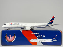 LATAM Airlines Boeing 787-9 1:200 Phoenix CC-BGK (PH2LAN225)