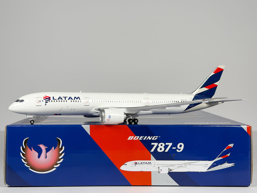 LATAM Airlines Boeing 787-9 1:200 Phoenix CC-BGK (PH2LAN225)