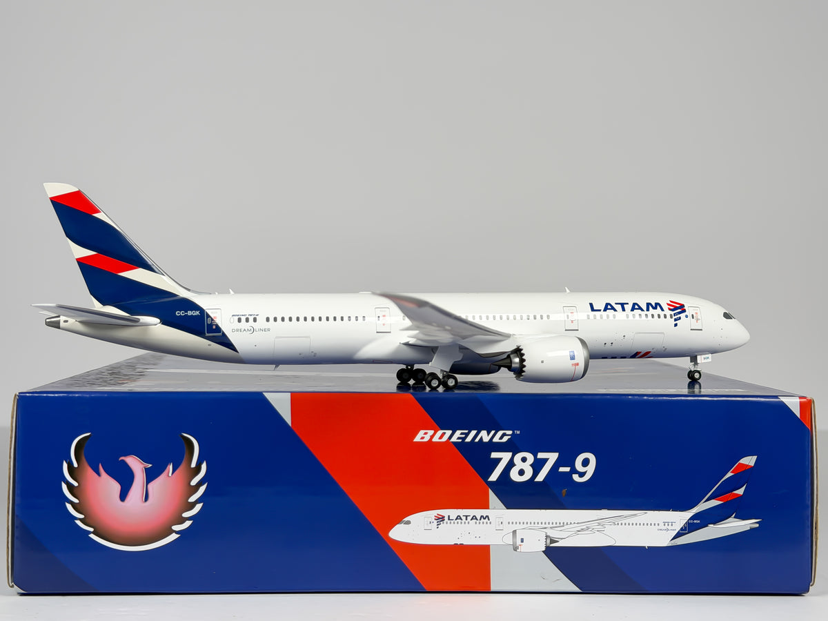 LATAM Airlines Boeing 787-9 1:200 Phoenix CC-BGK (PH2LAN225)